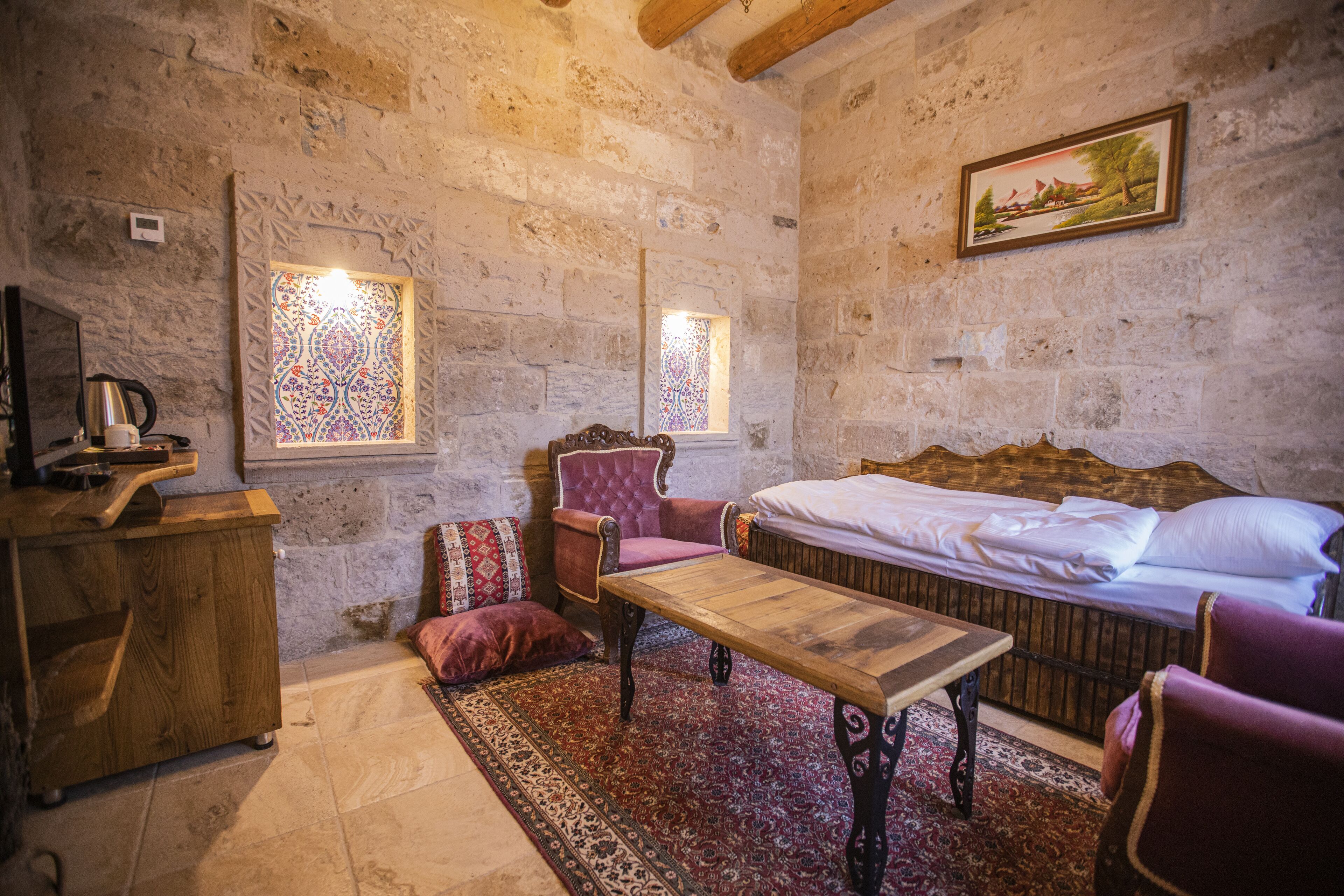 Sah Saray Cave Suites