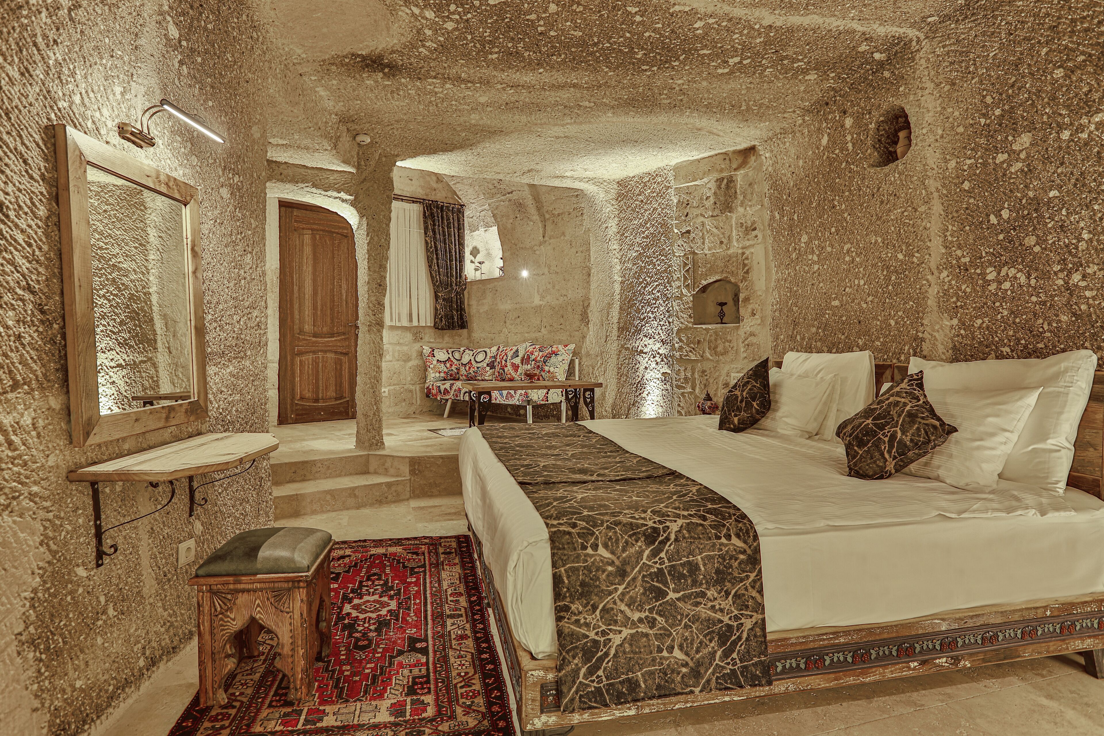 Sah Saray Cave Suites