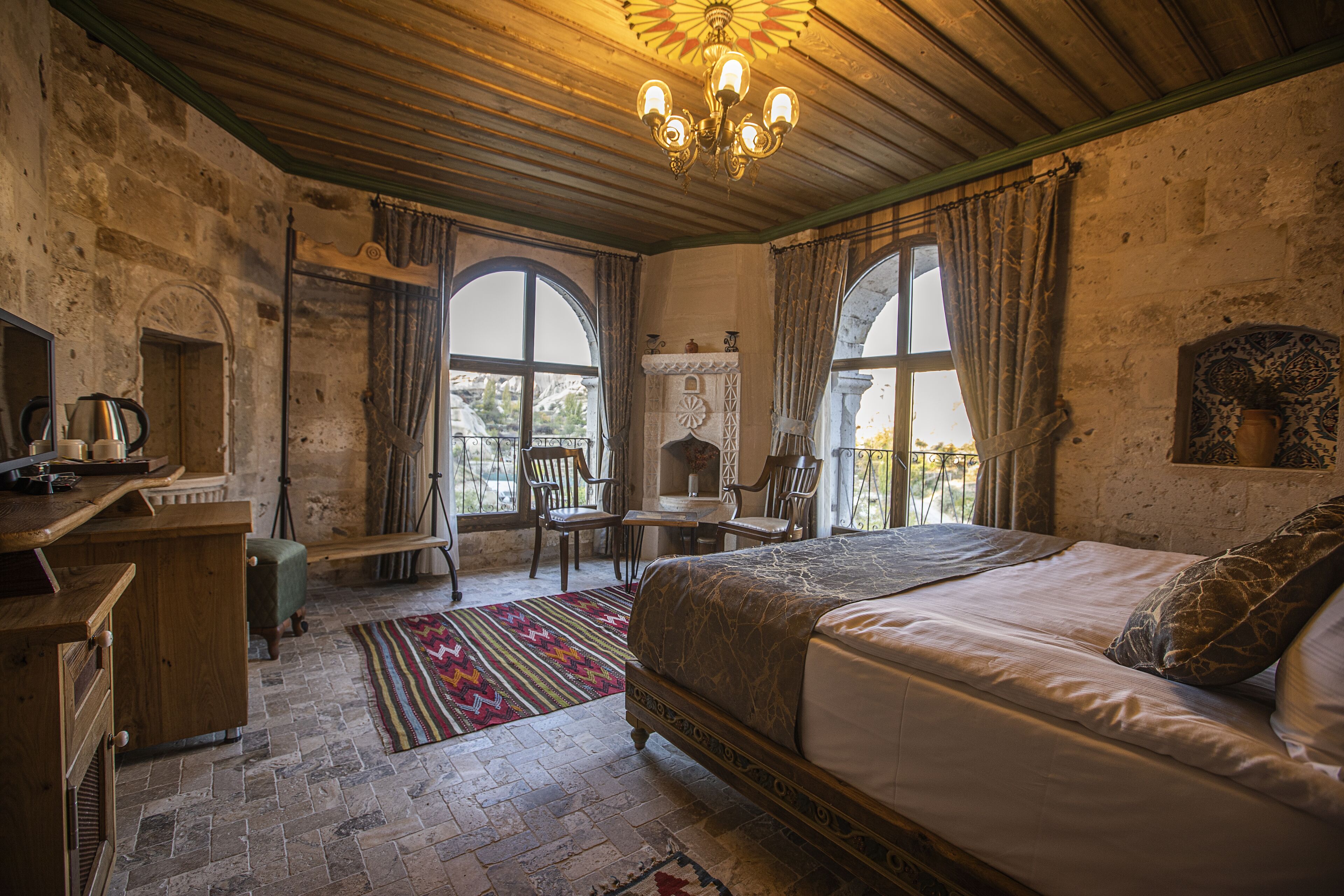 Sah Saray Cave Suites