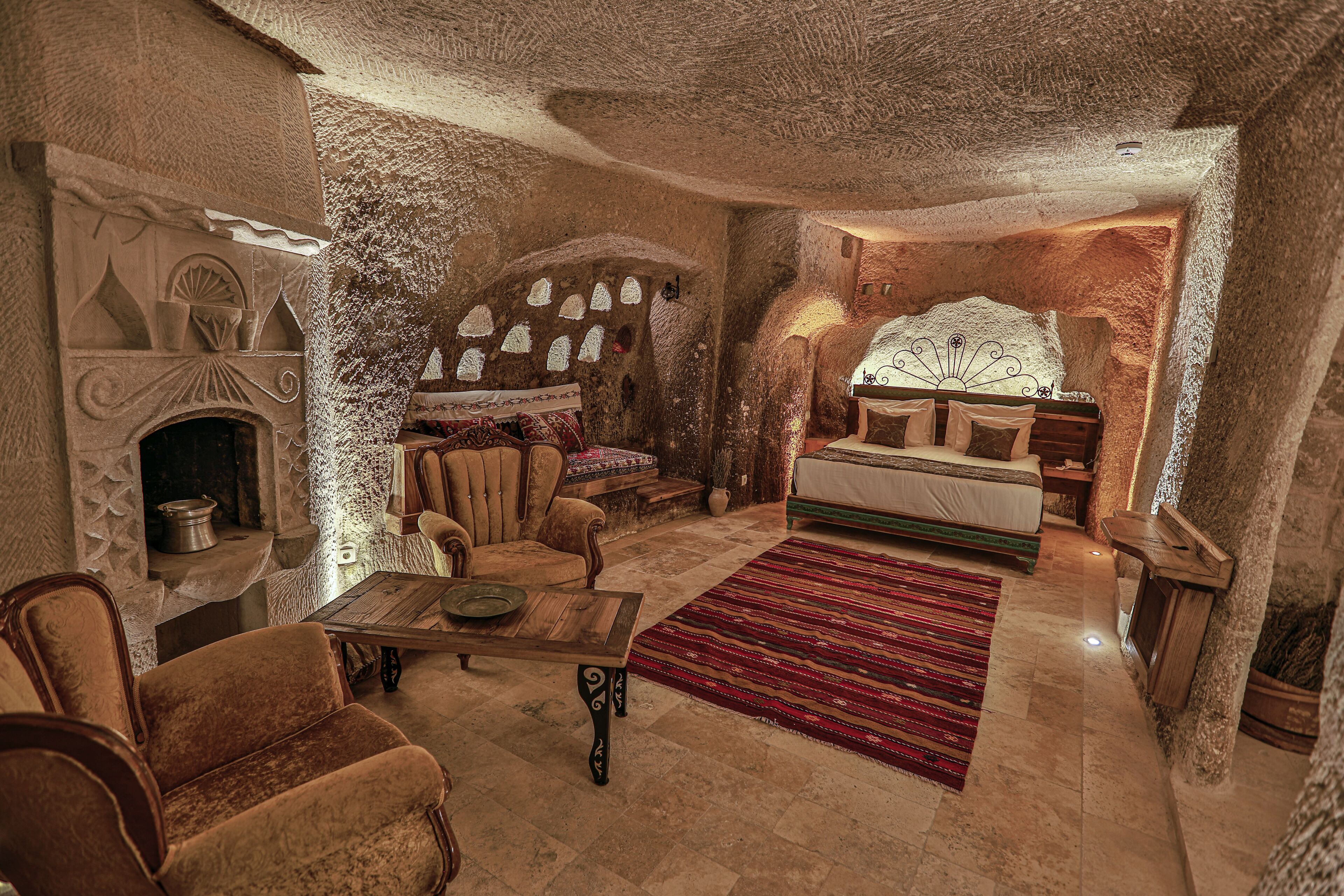 Sah Saray Cave Suites