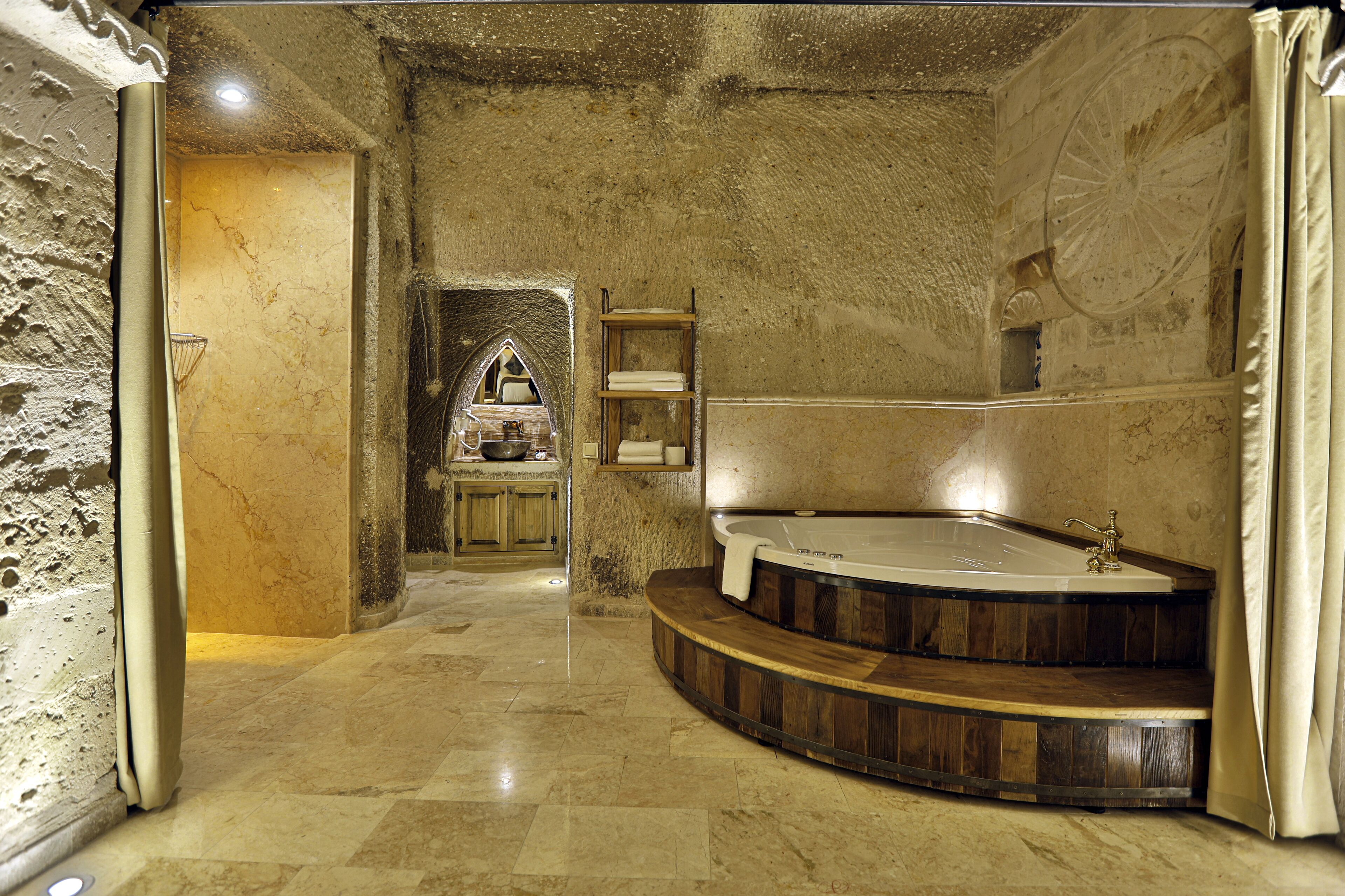 Sah Saray Cave Suites