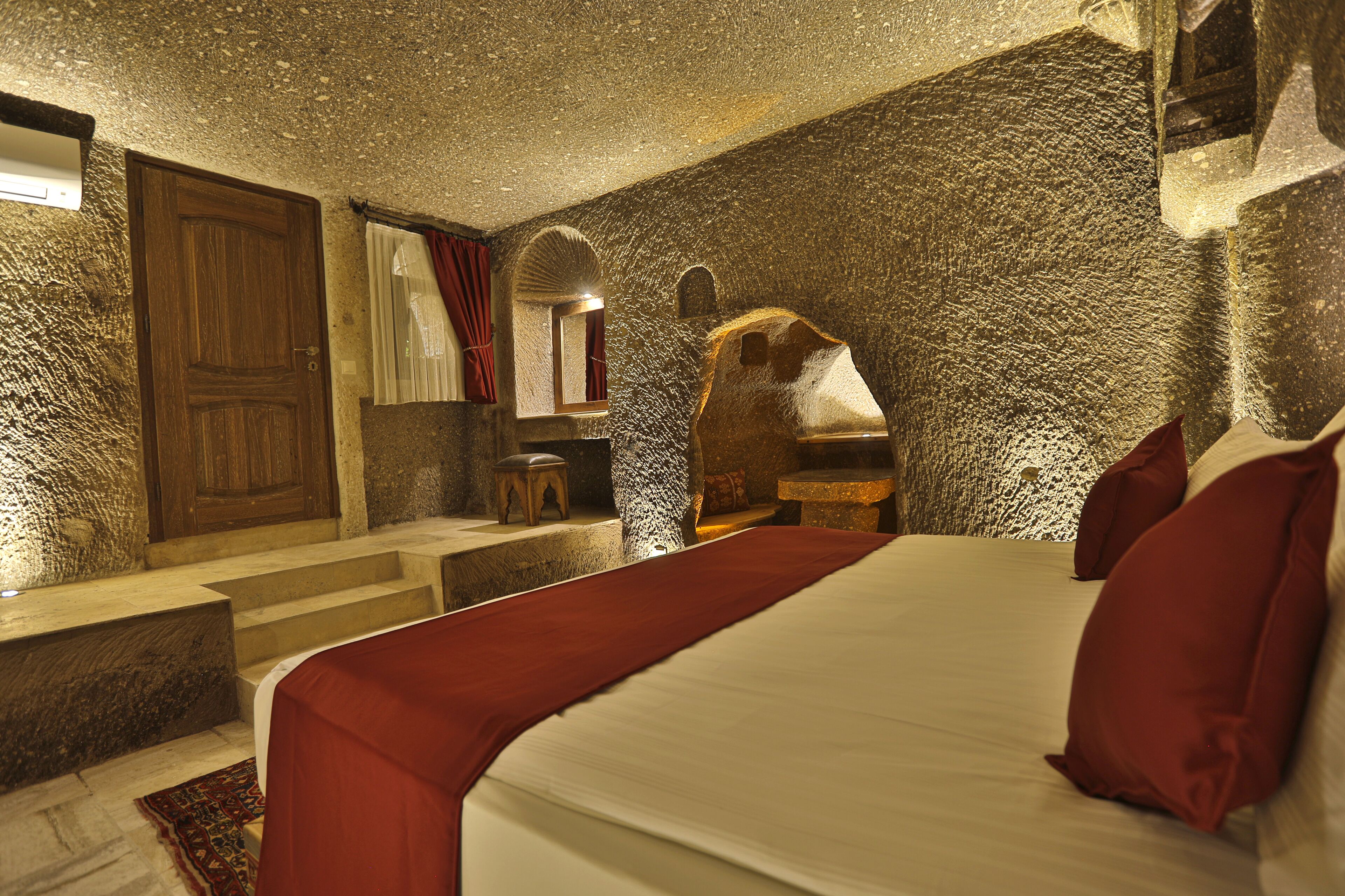 Sah Saray Cave Suites