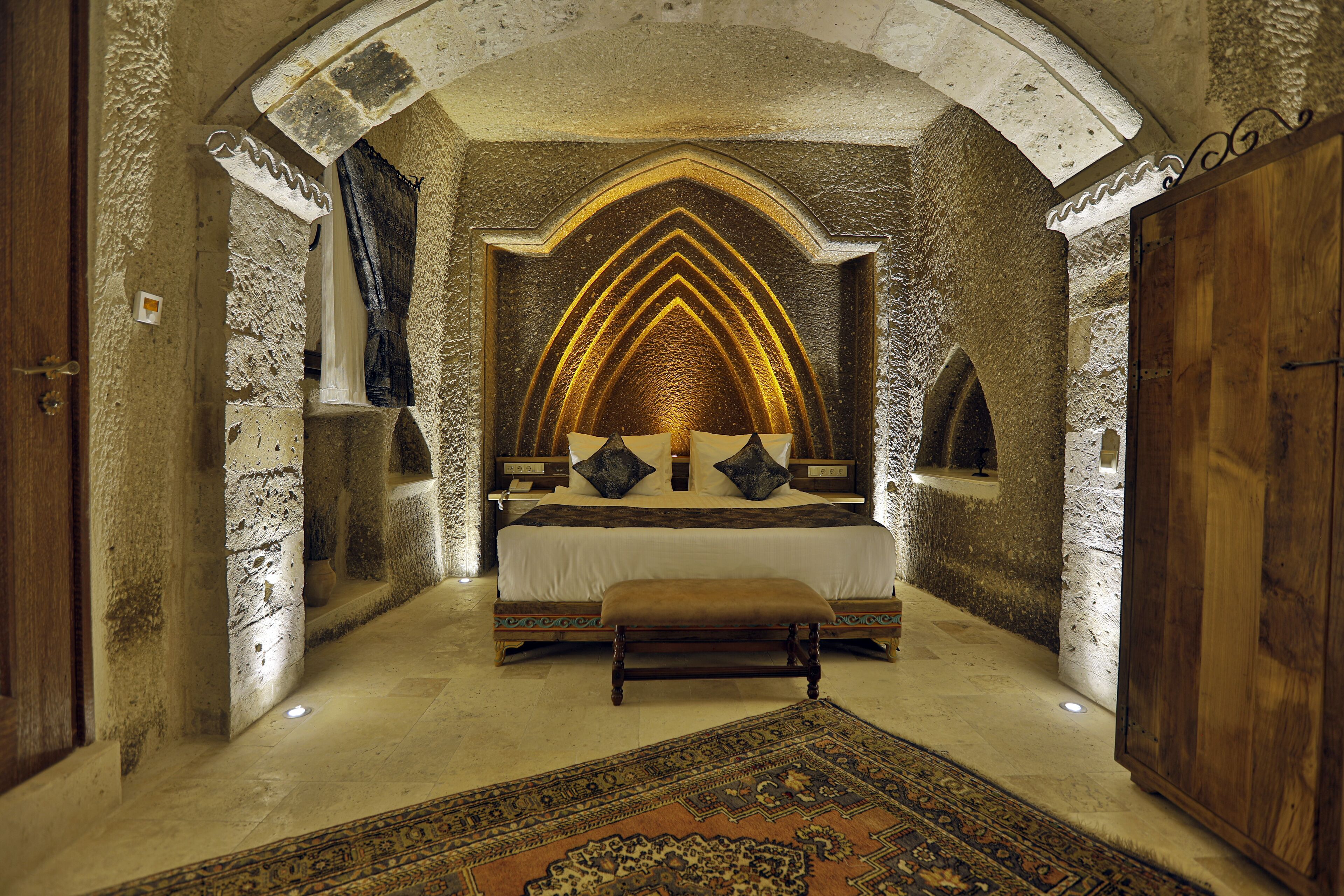 Sah Saray Cave Suites