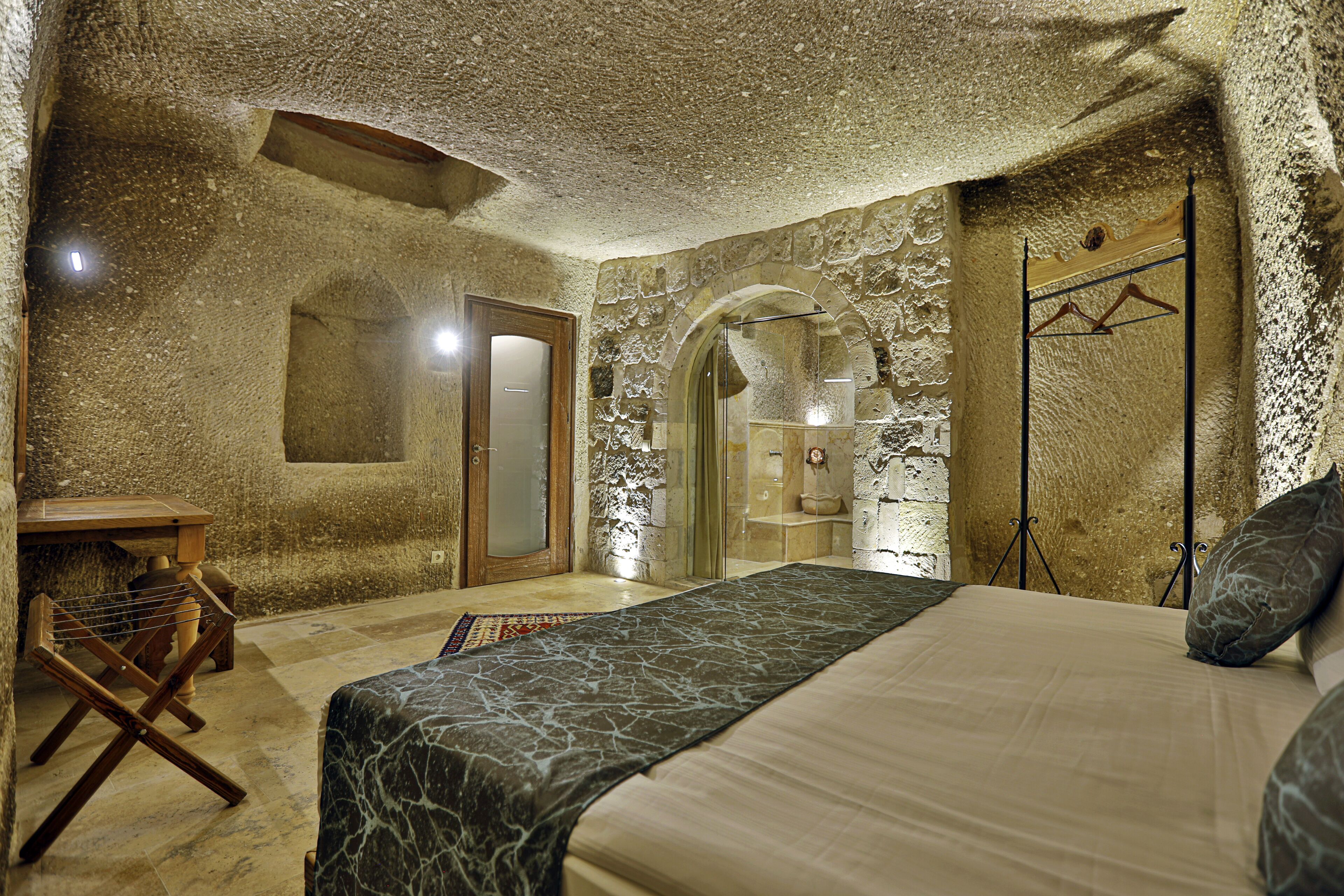 Sah Saray Cave Suites