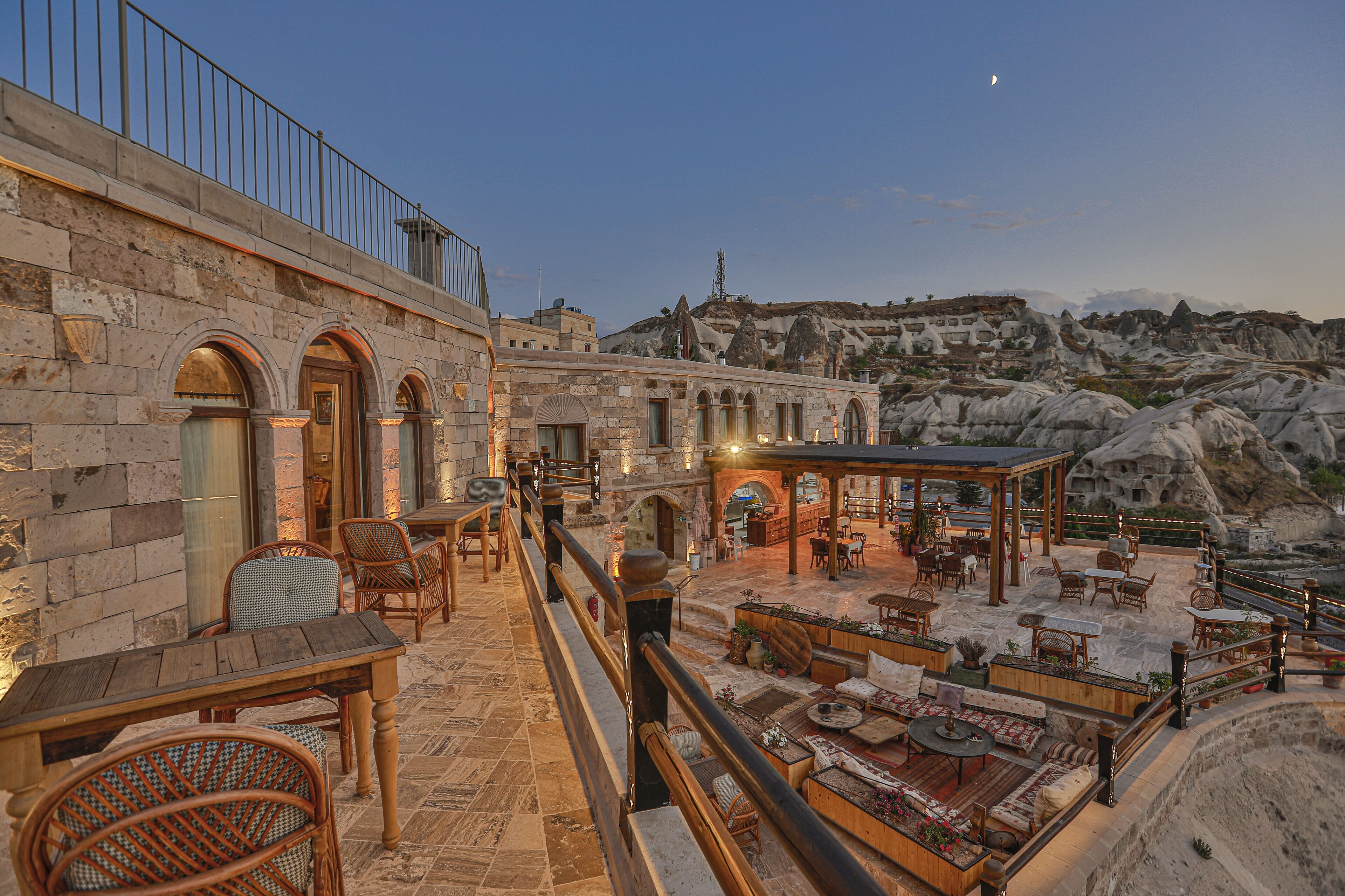 Sah Saray Cave Suites