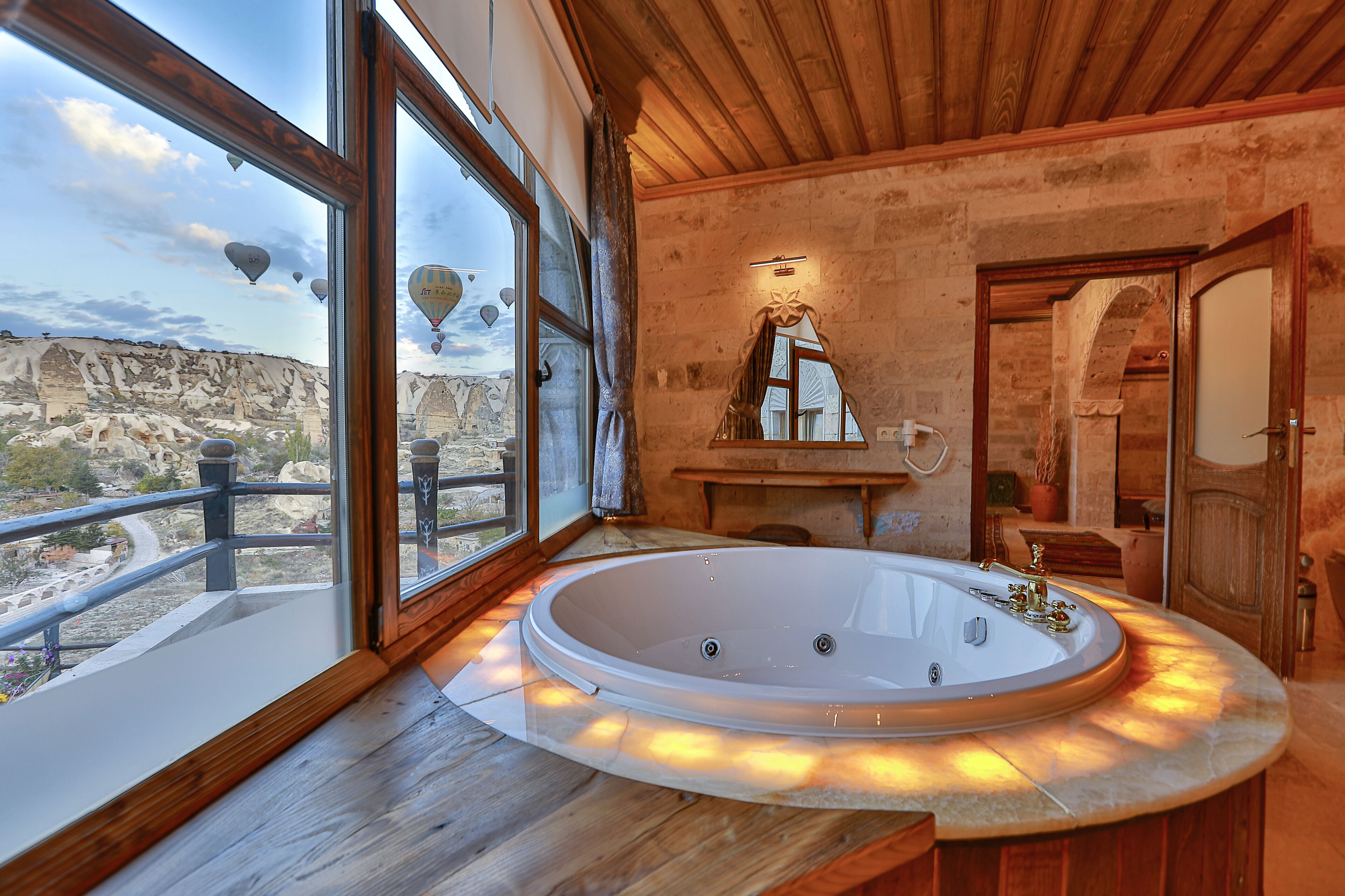 Sah Saray Cave Suites