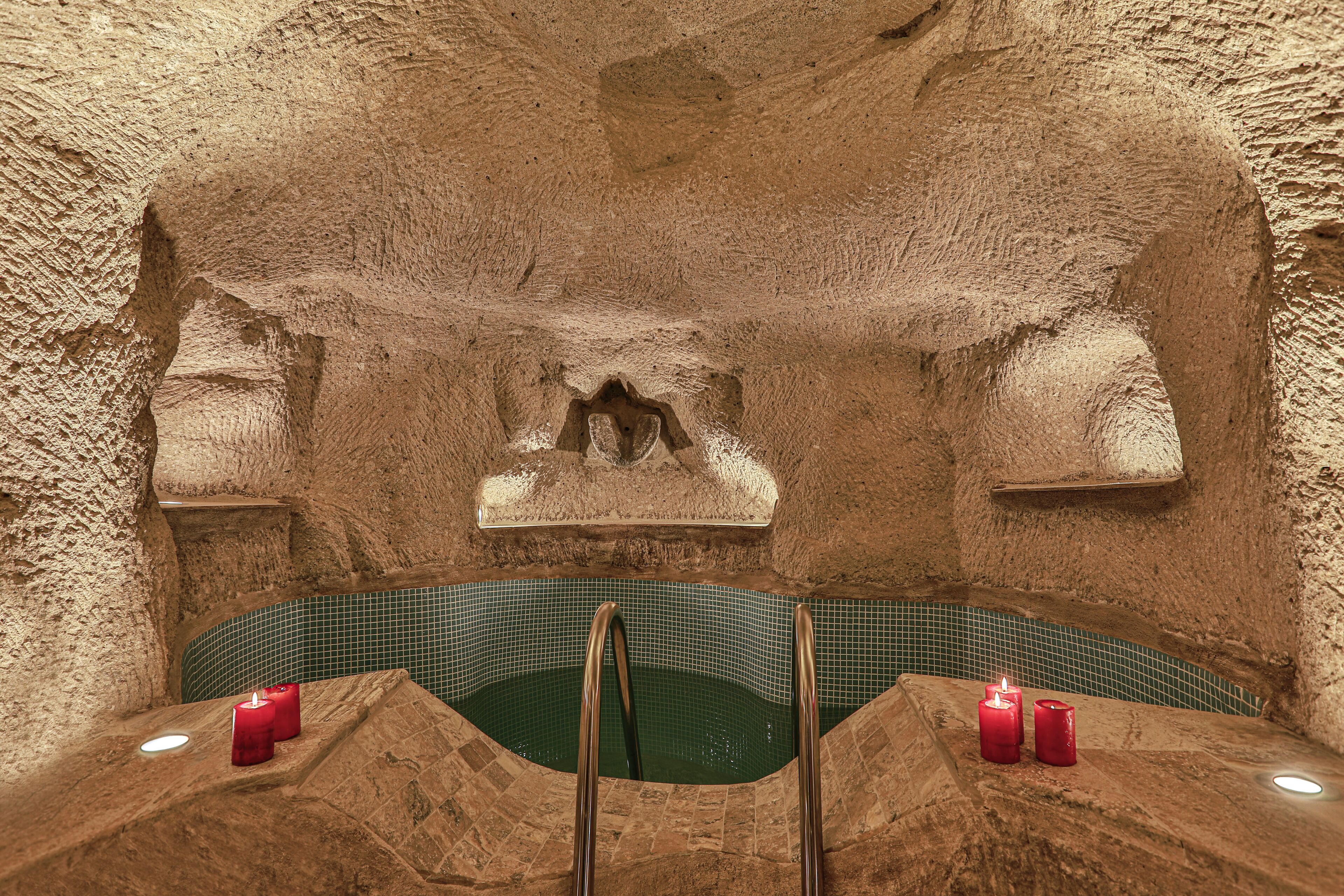 Sah Saray Cave Suites