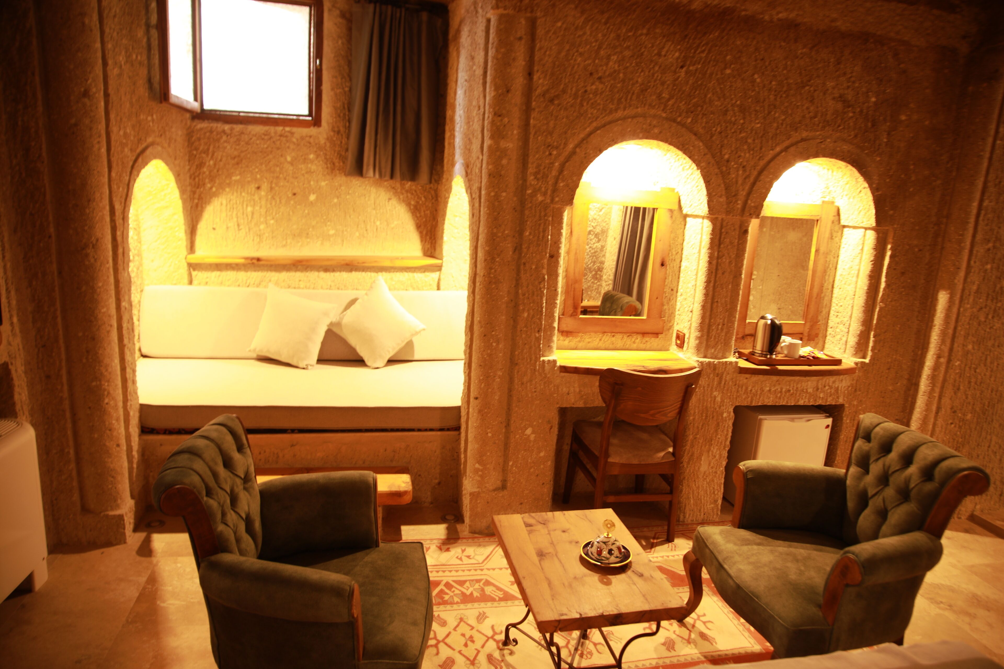 Sarnich Cave Suites