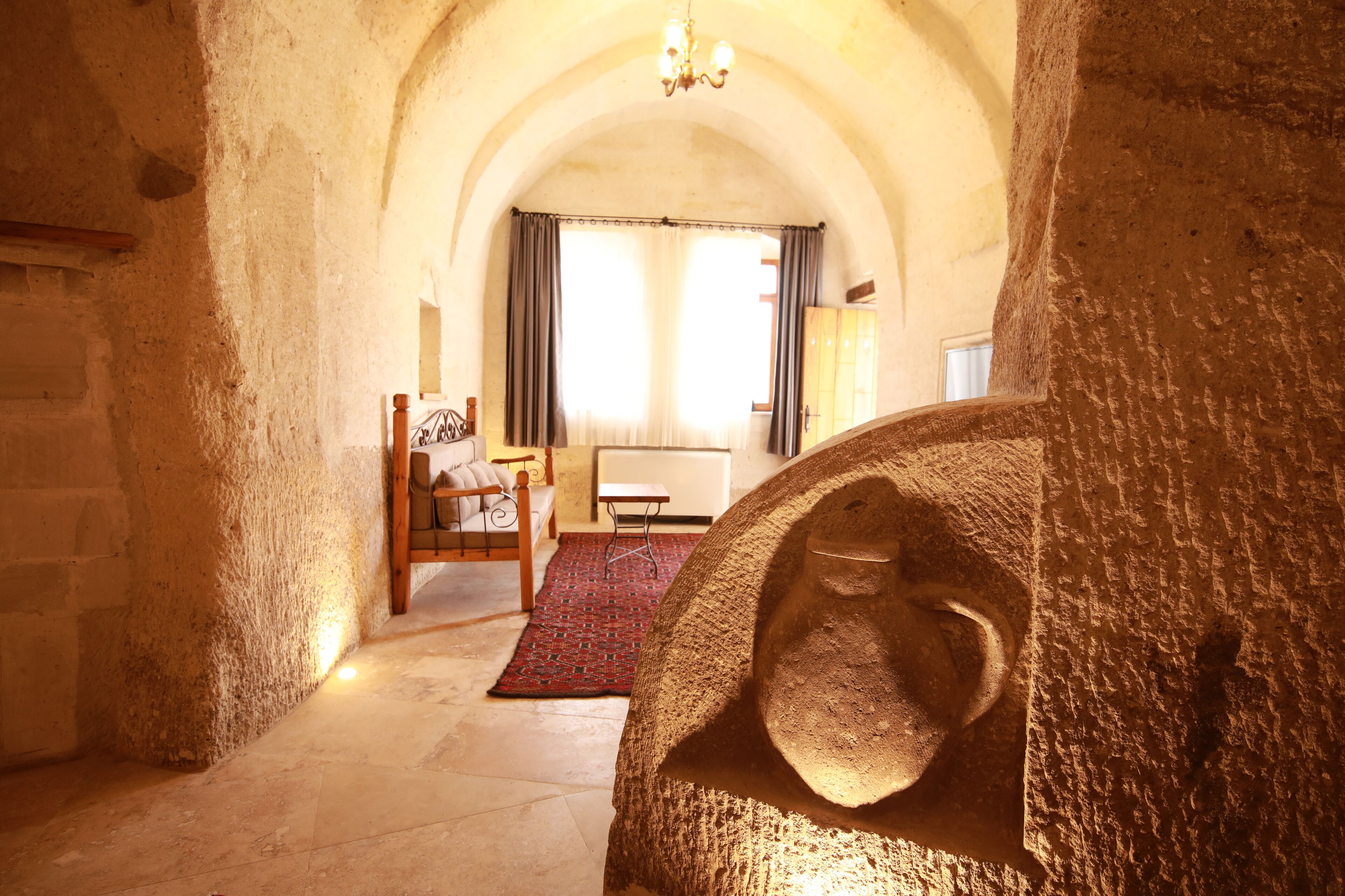 Sarnich Cave Suites
