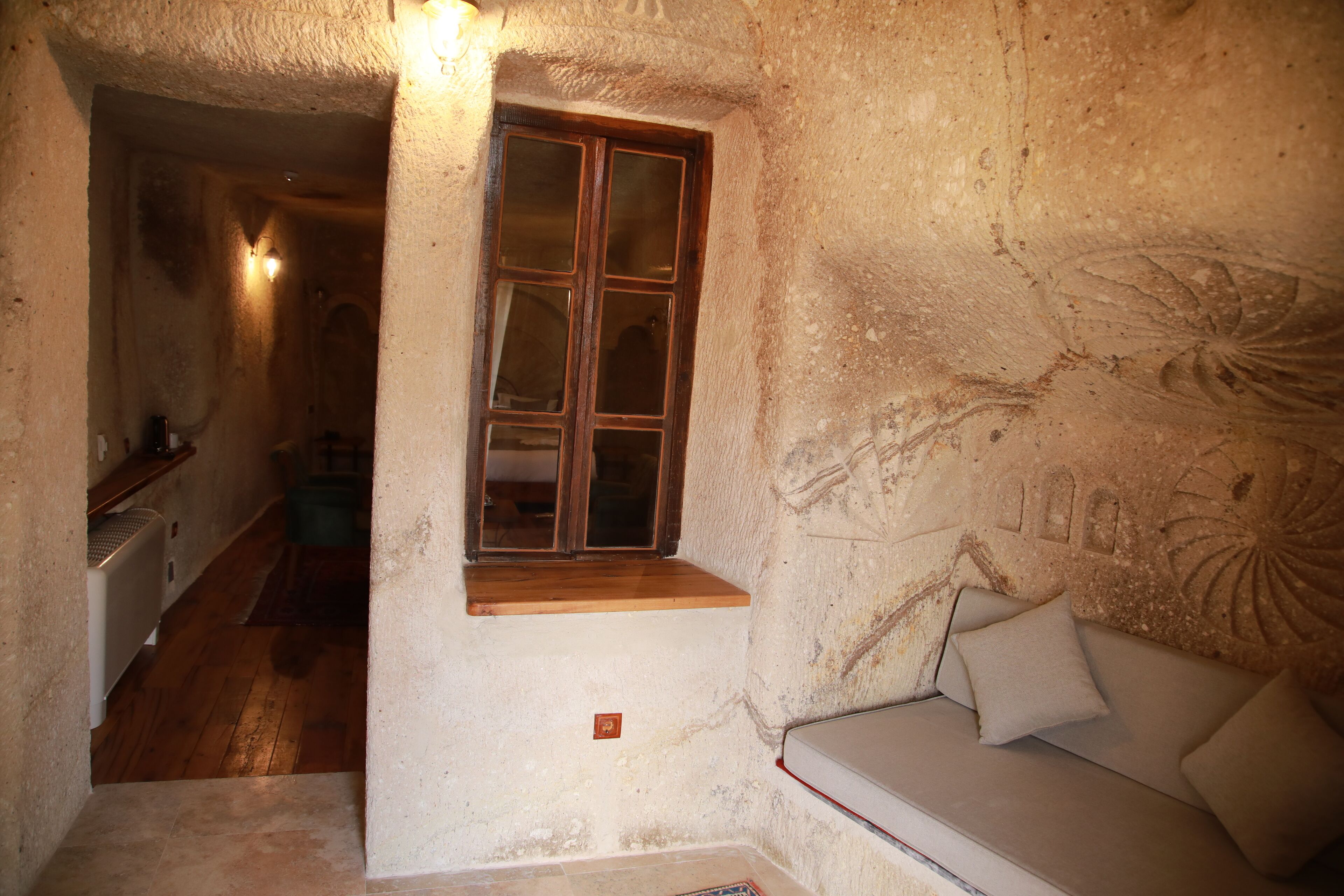 Sarnich Cave Suites