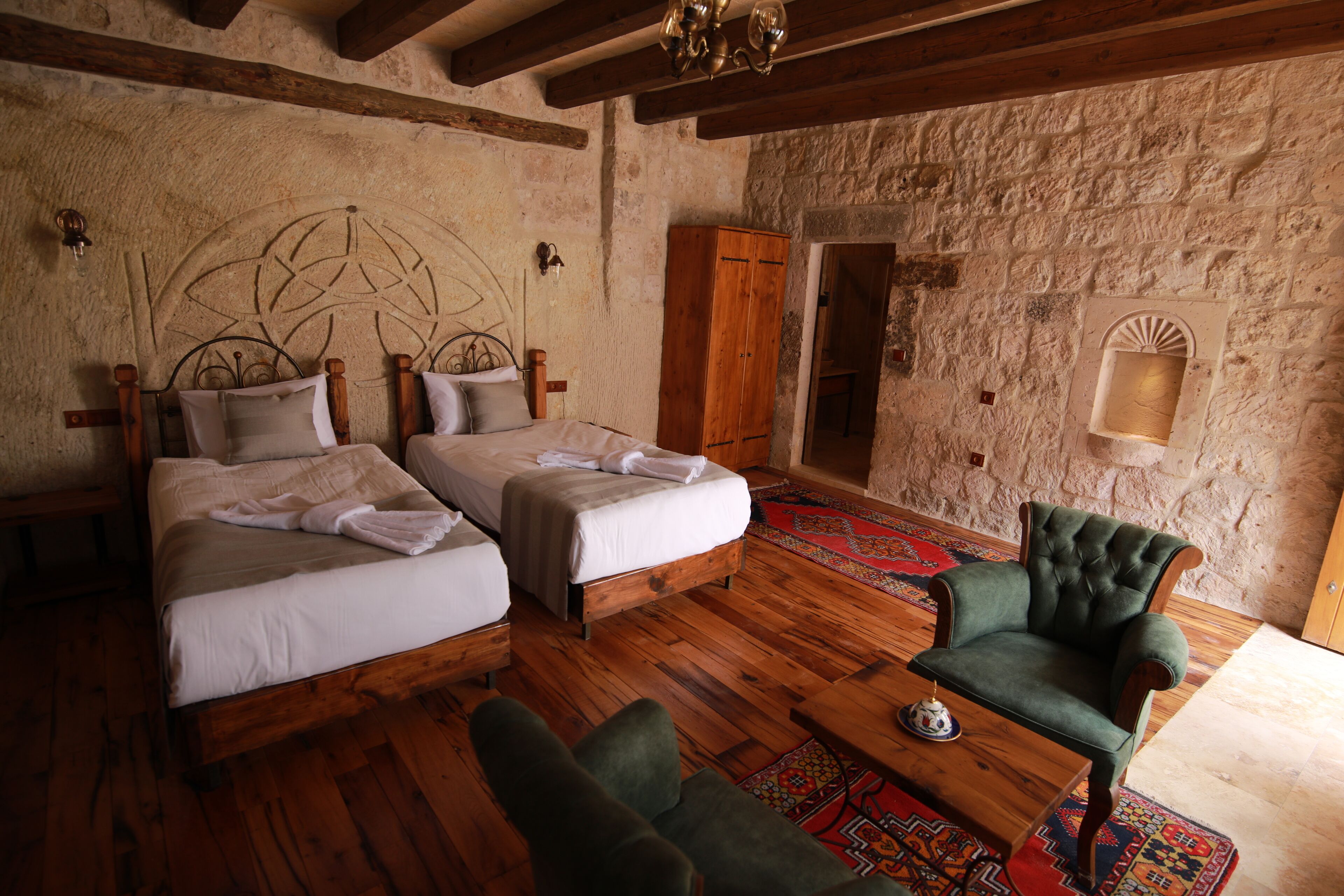 Sarnich Cave Suites