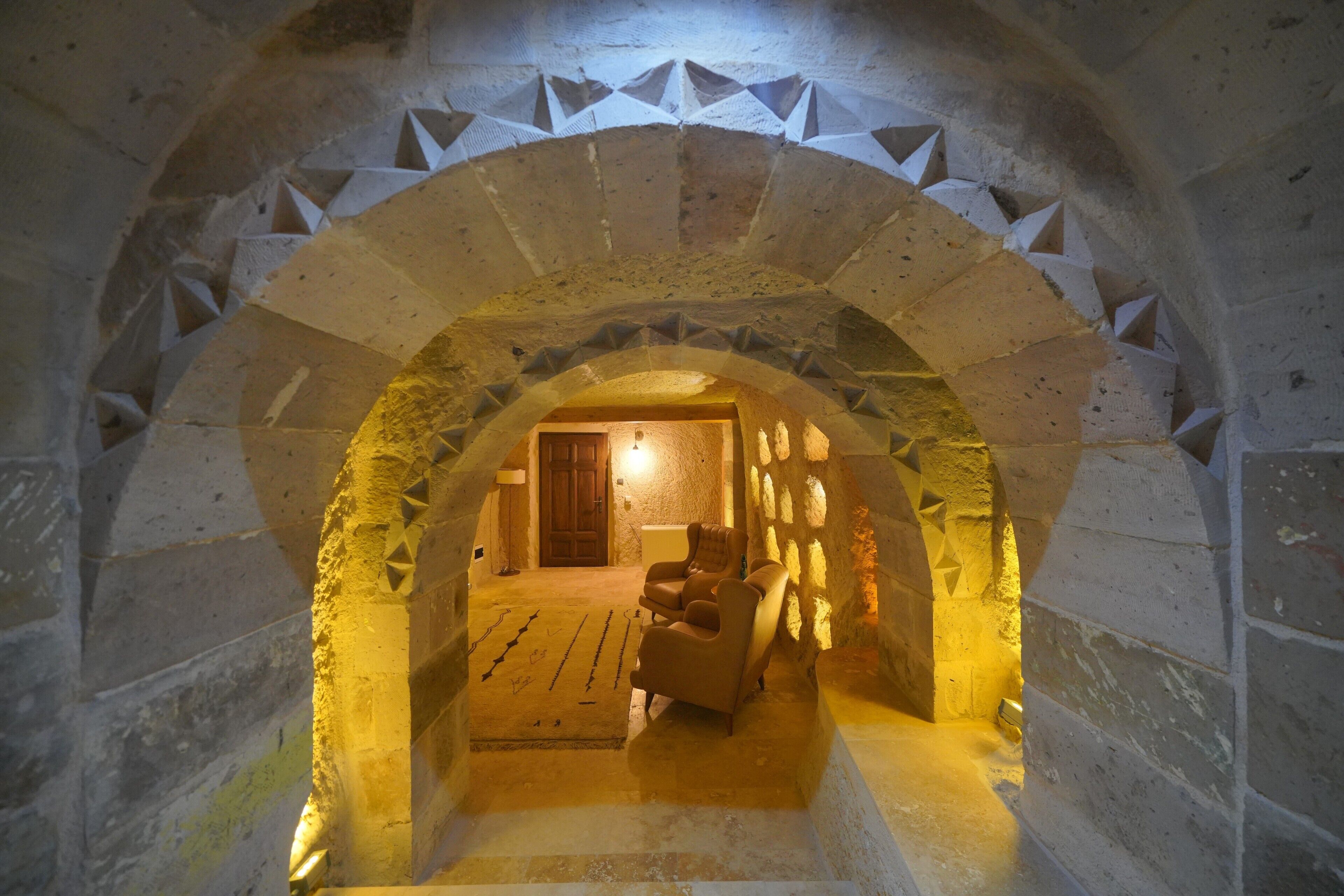 Secret Hill Cave Suites