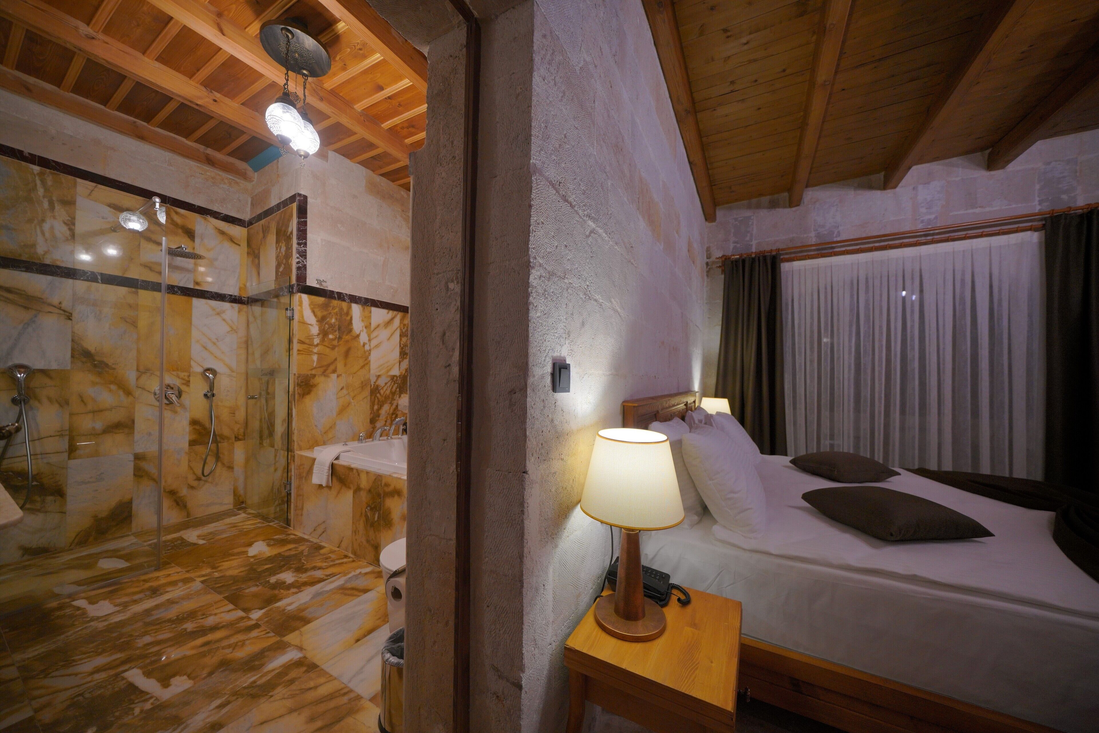 Secret Hill Cave Suites