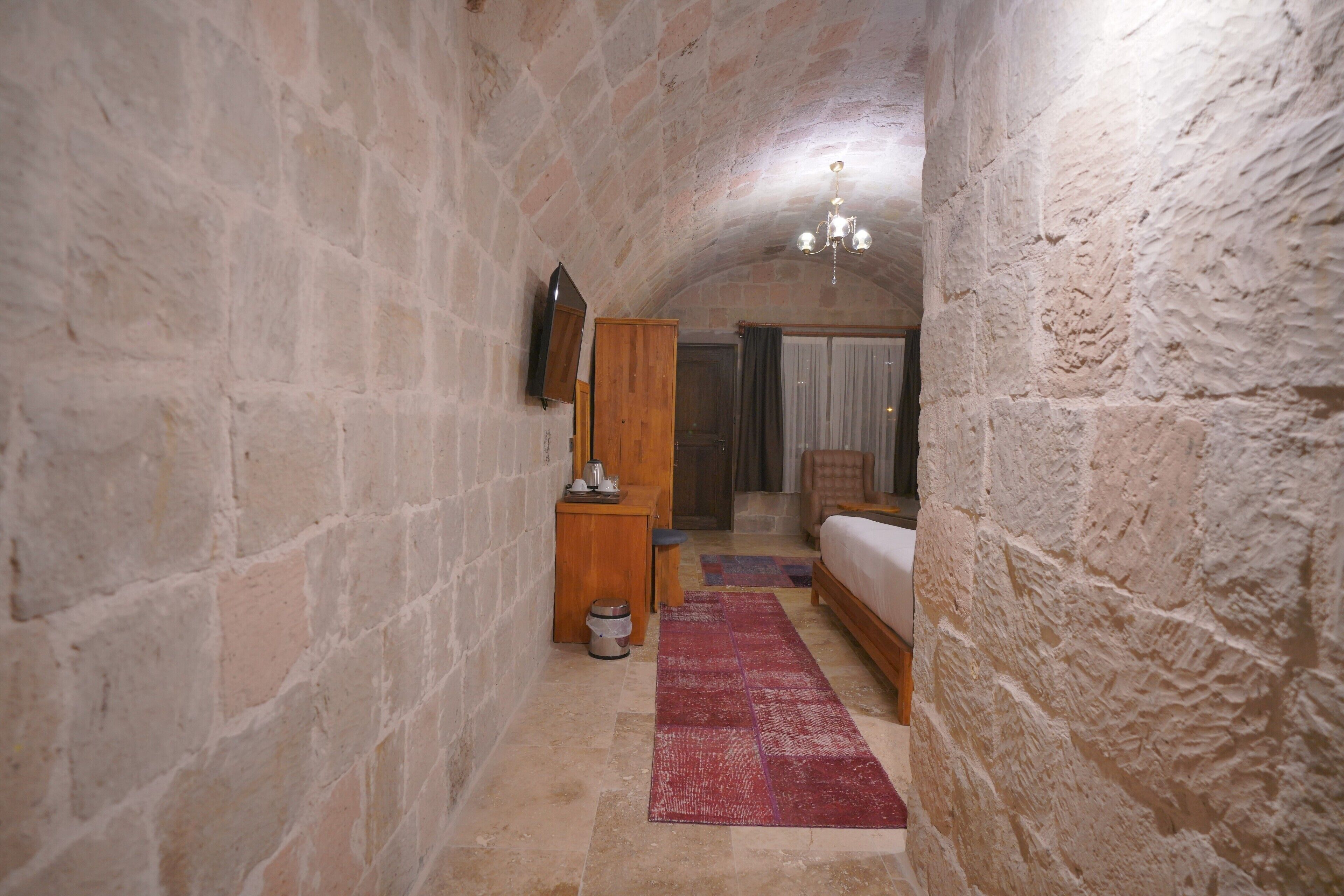 Secret Hill Cave Suites