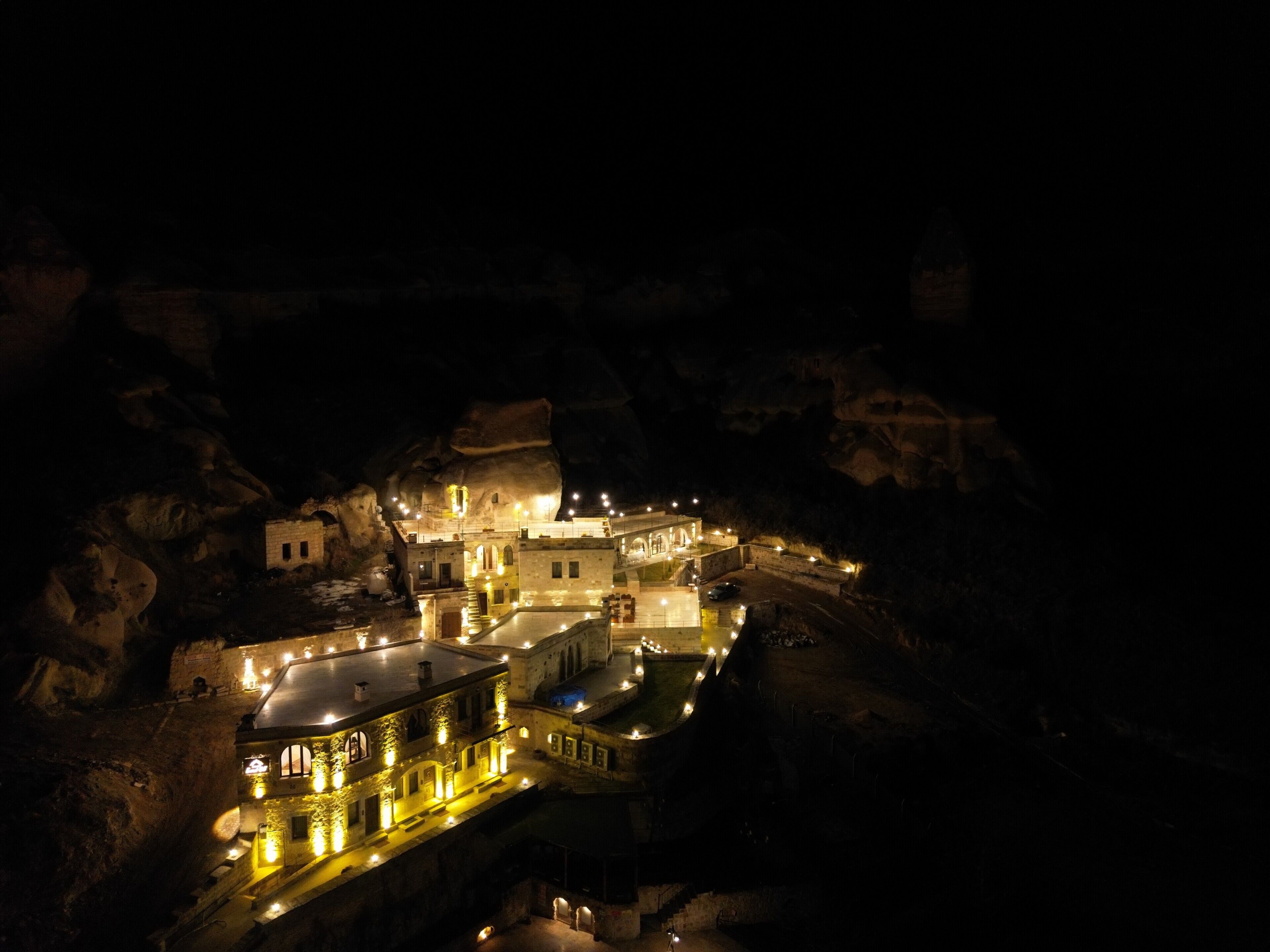 Secret Hill Cave Suites