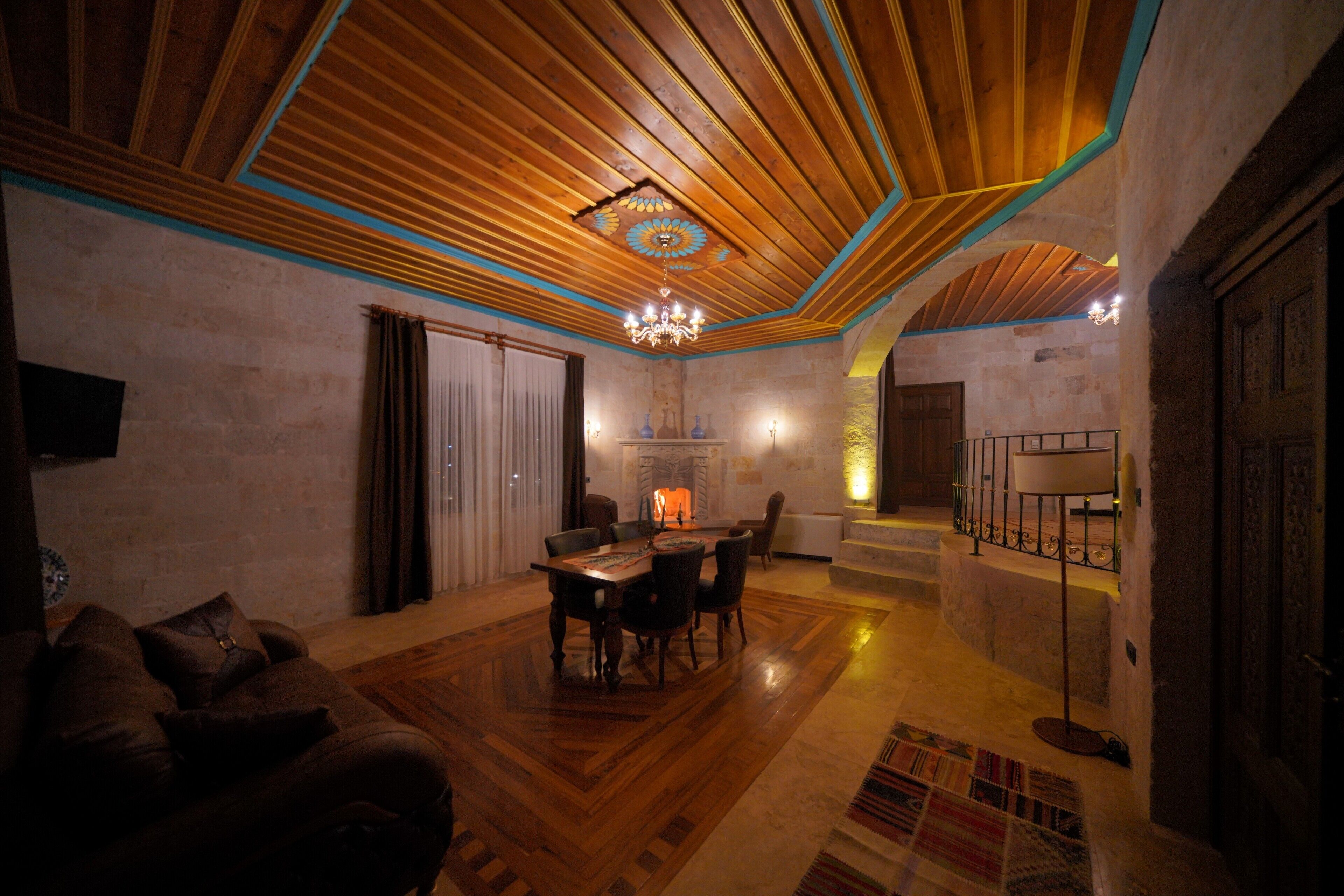 Secret Hill Cave Suites