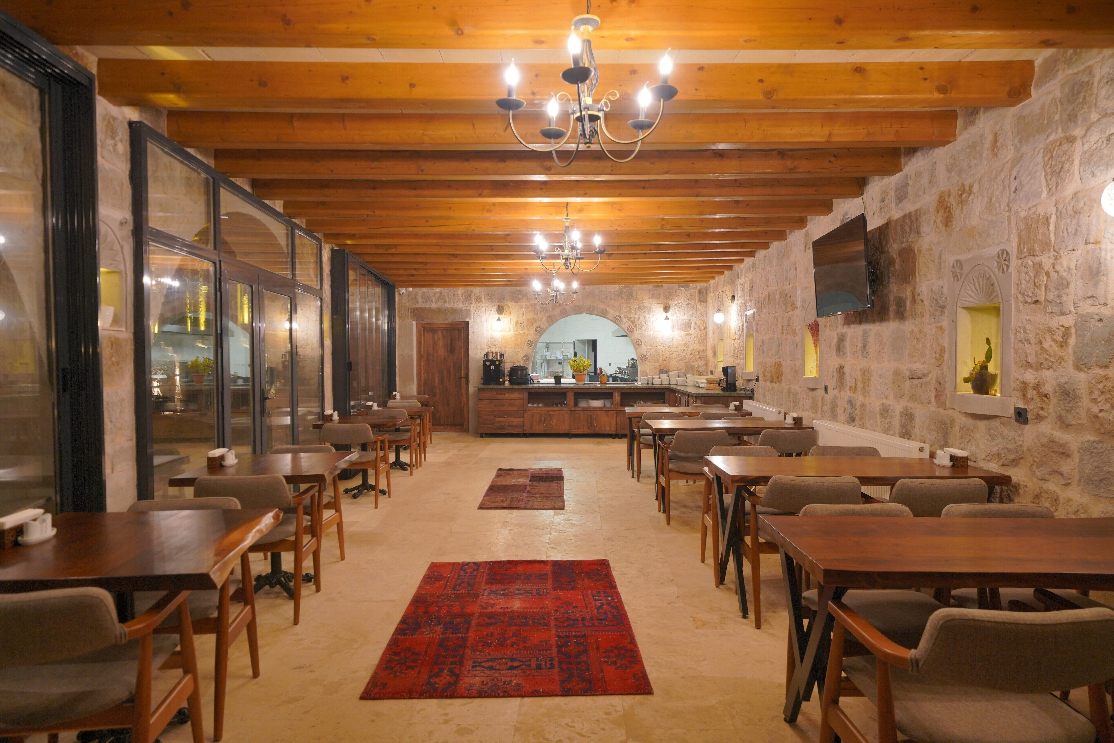 Secret Hill Cave Suites