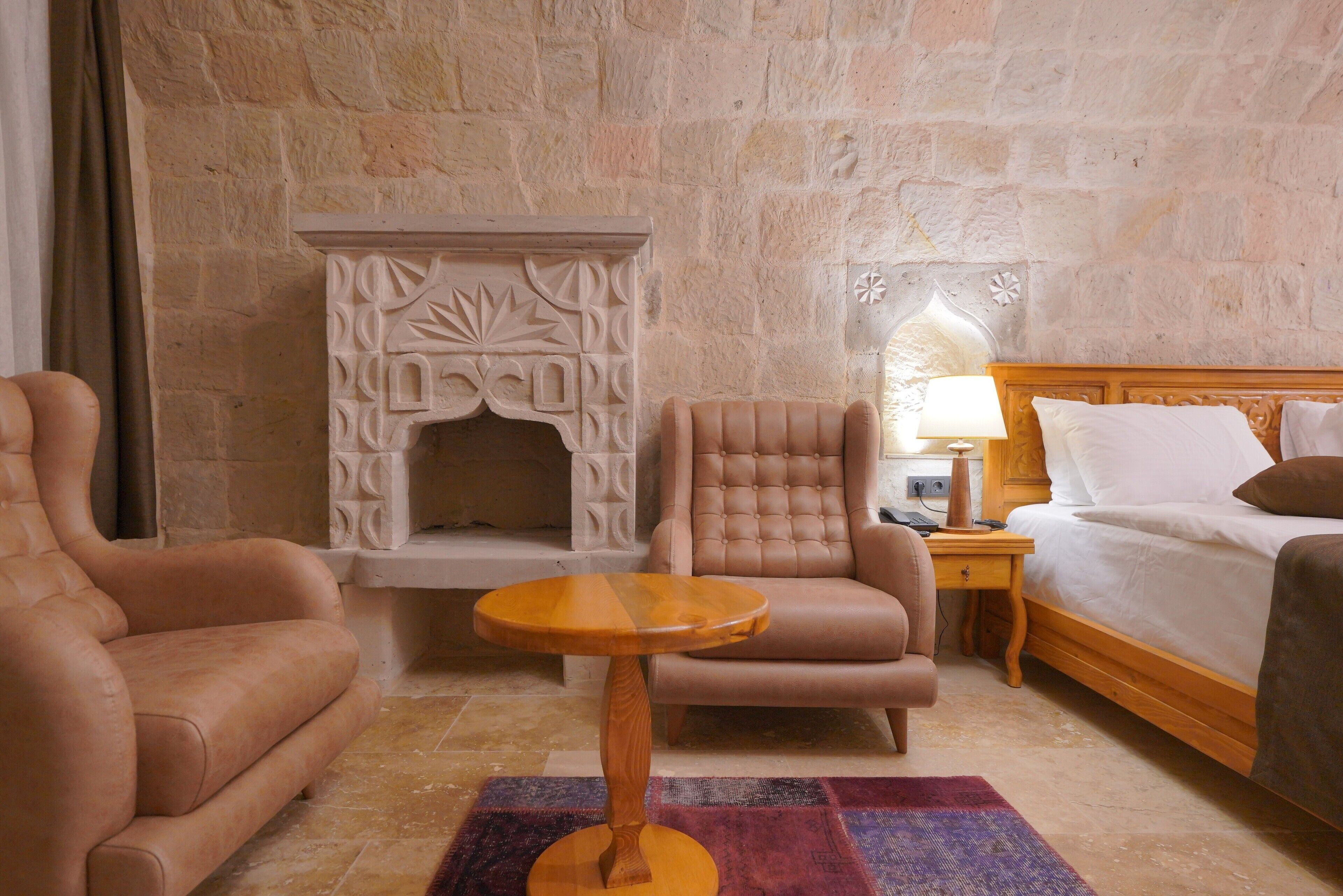 Secret Hill Cave Suites