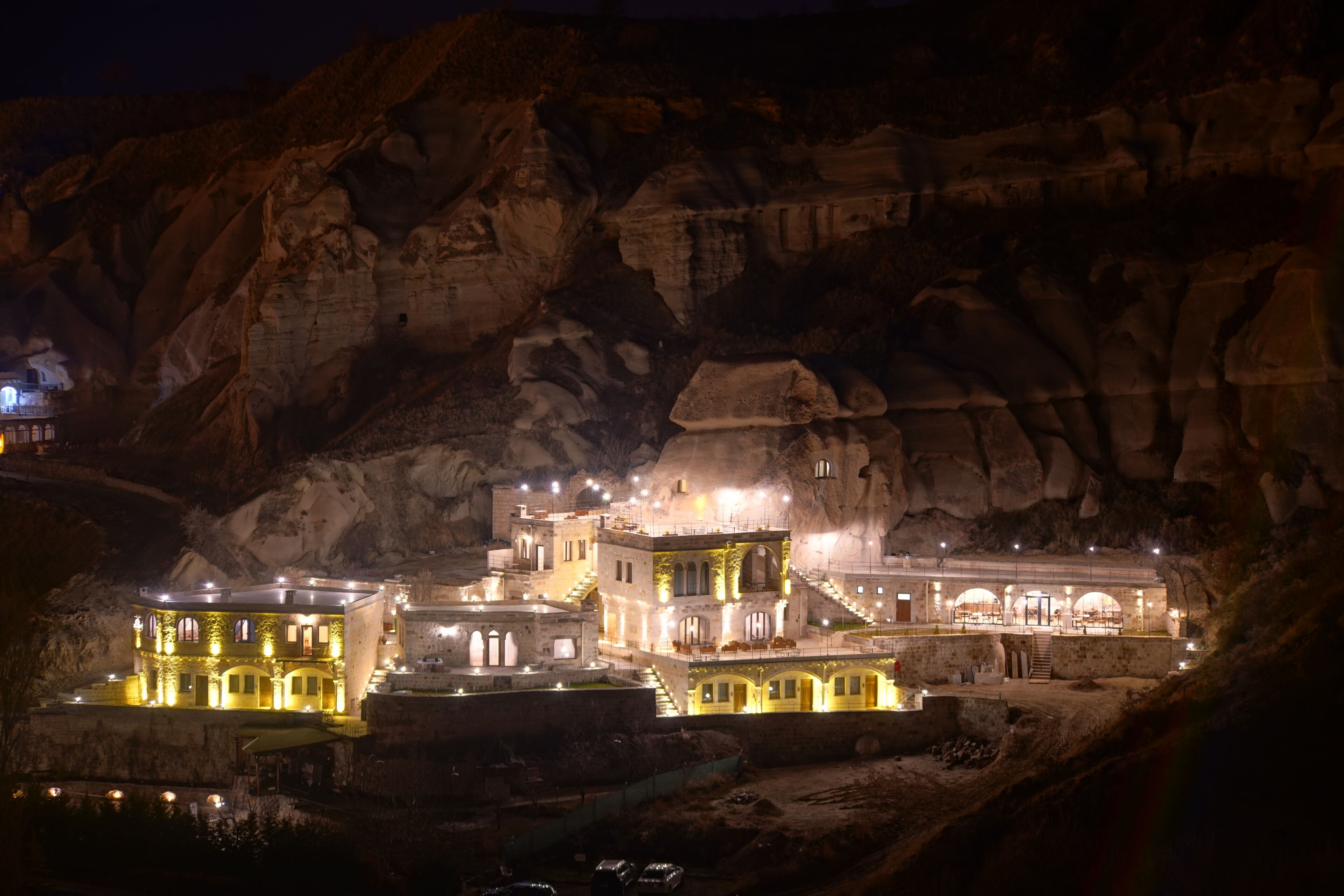 Secret Hill Cave Suites
