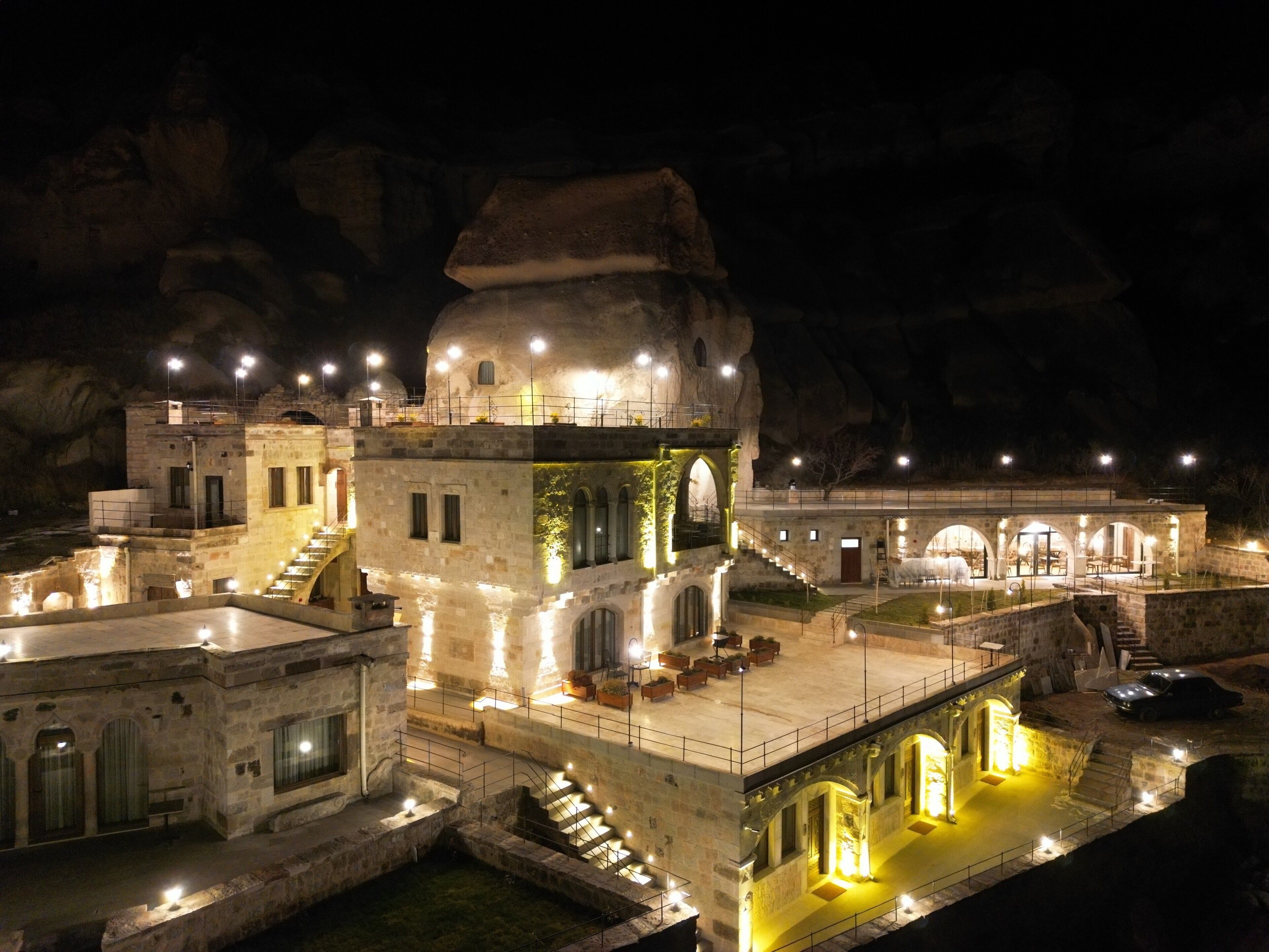 Secret Hill Cave Suites