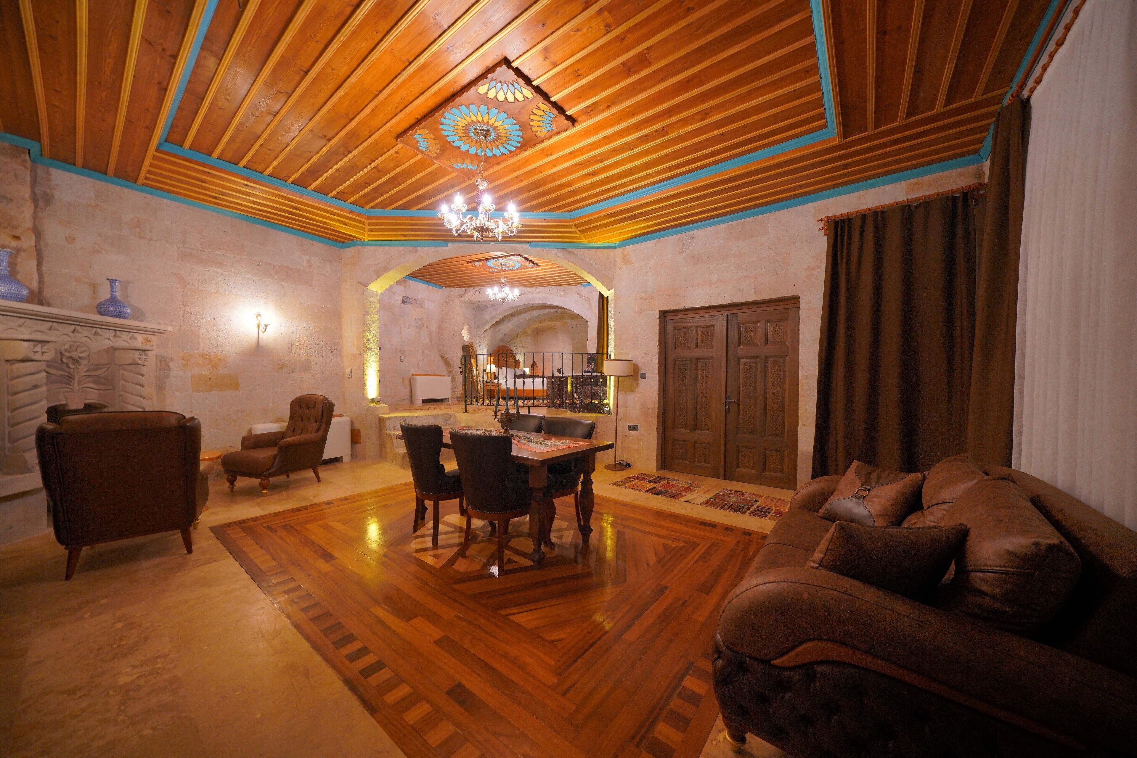 Secret Hill Cave Suites