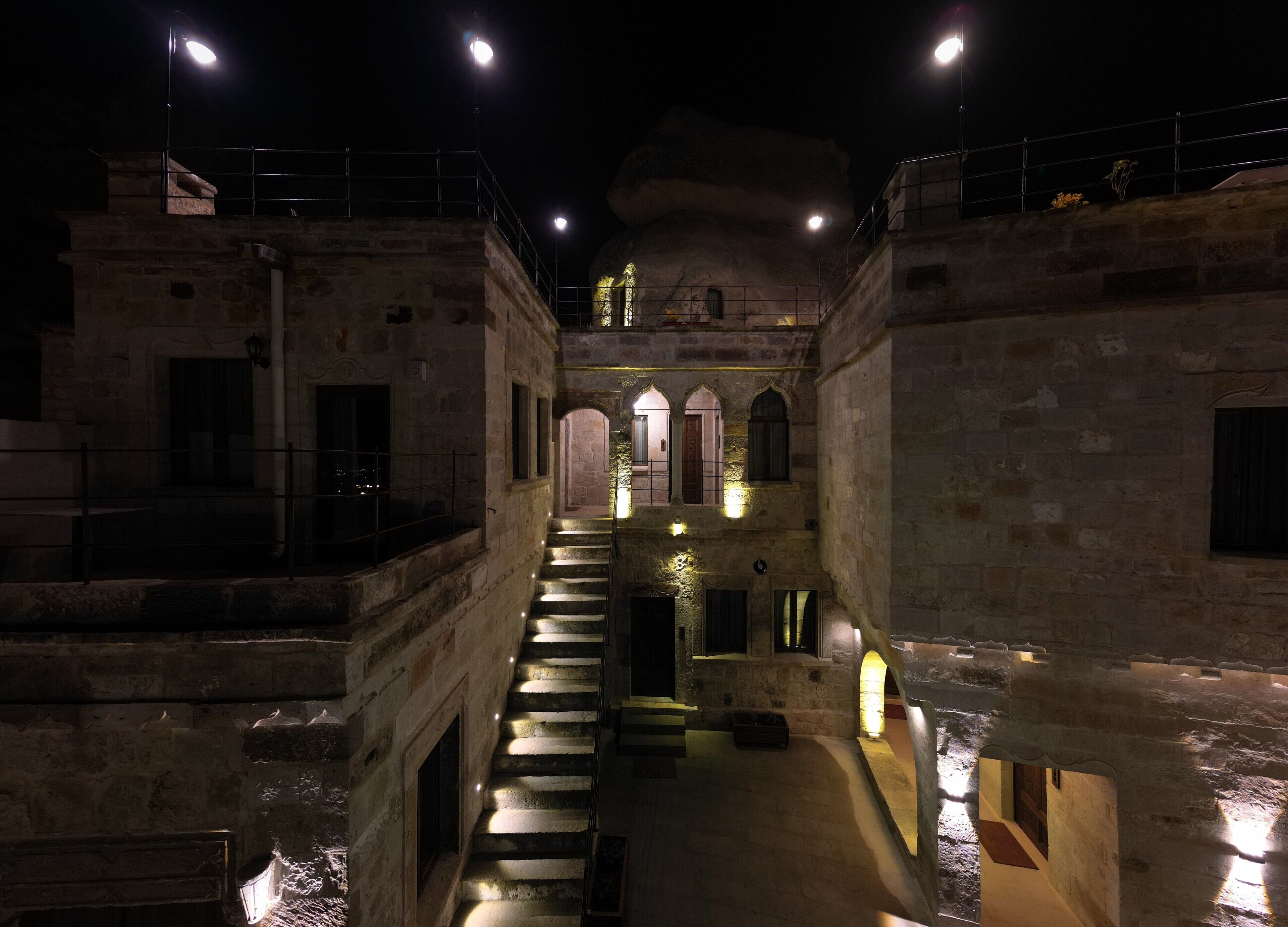 Secret Hill Cave Suites