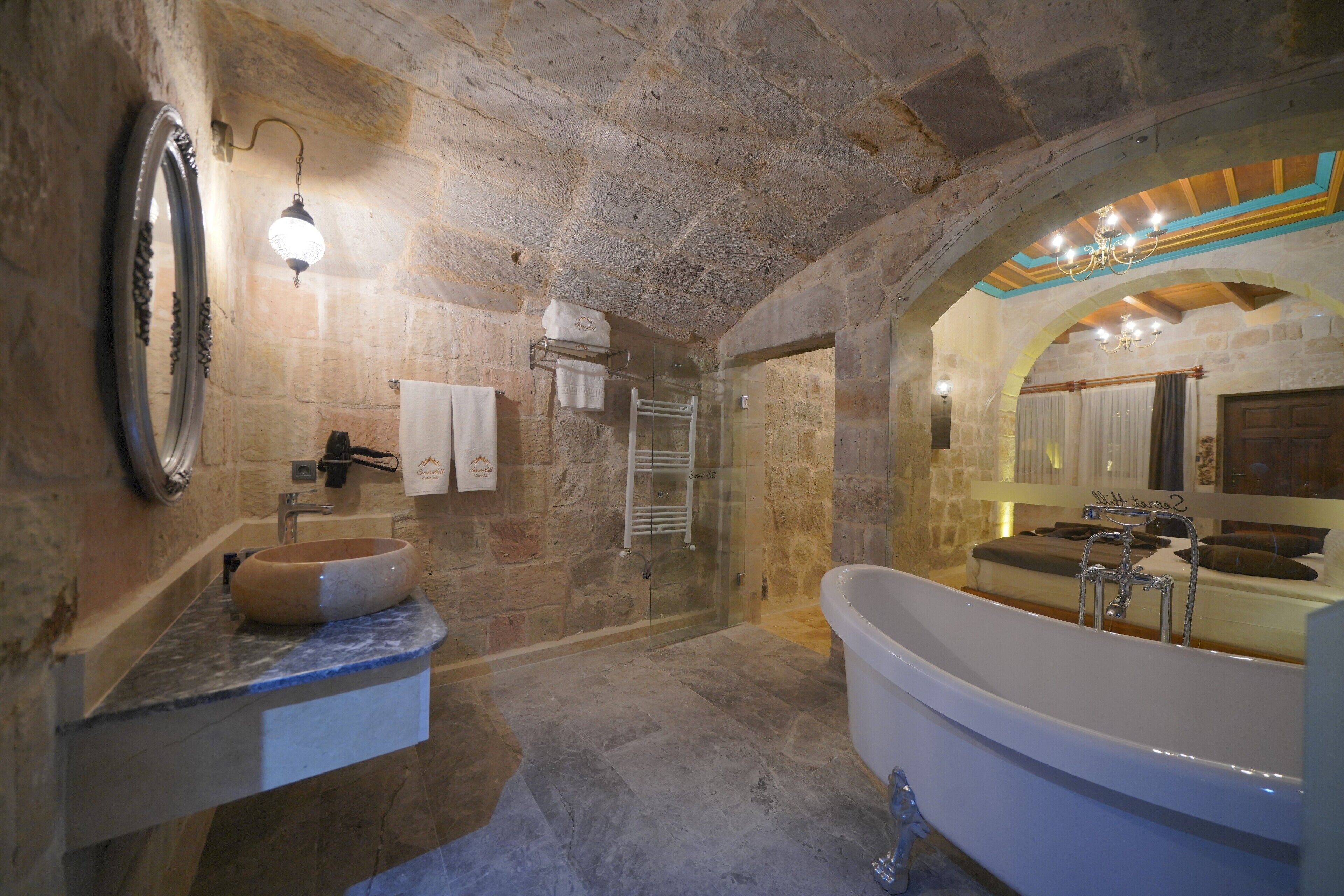 Secret Hill Cave Suites