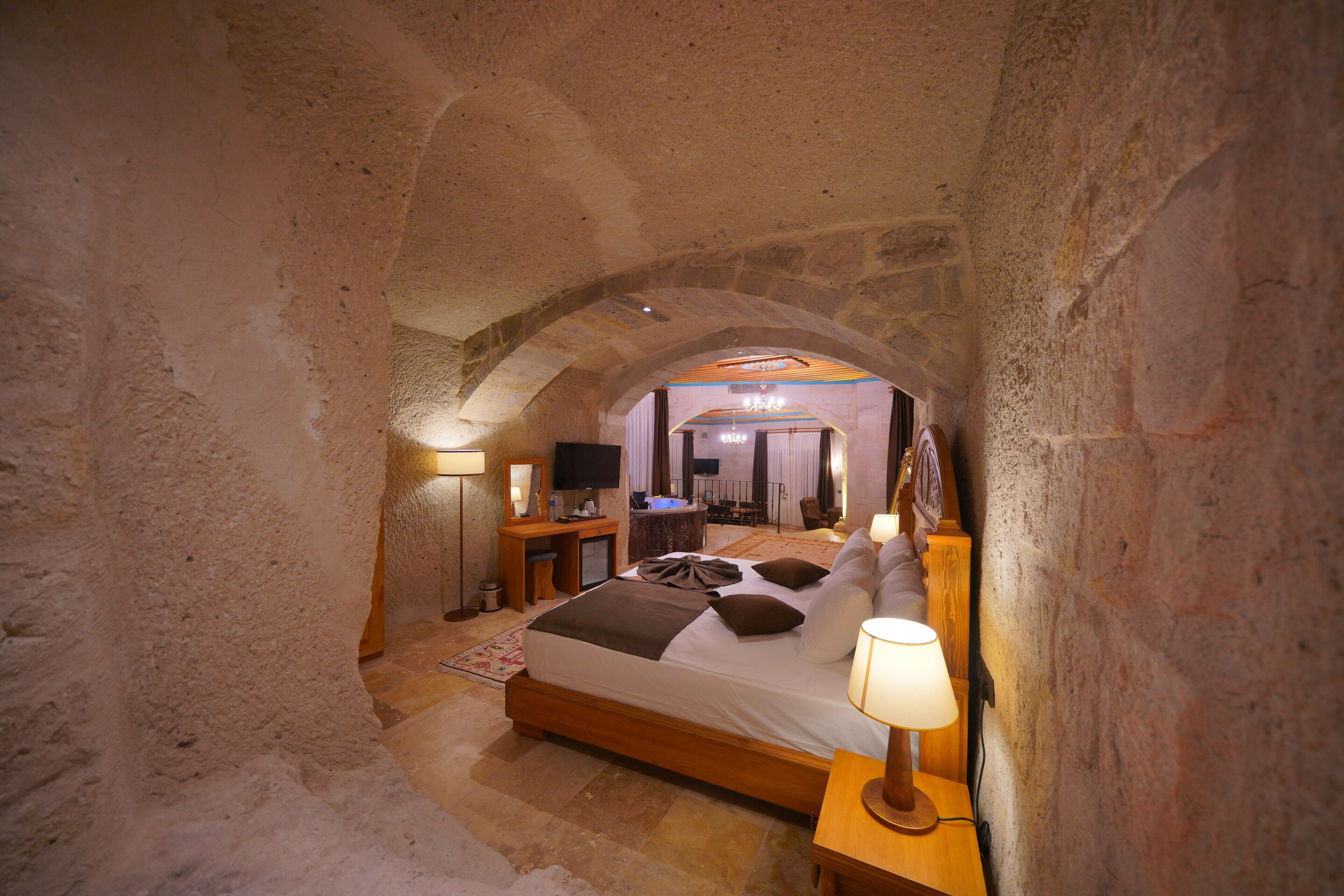 Secret Hill Cave Suites
