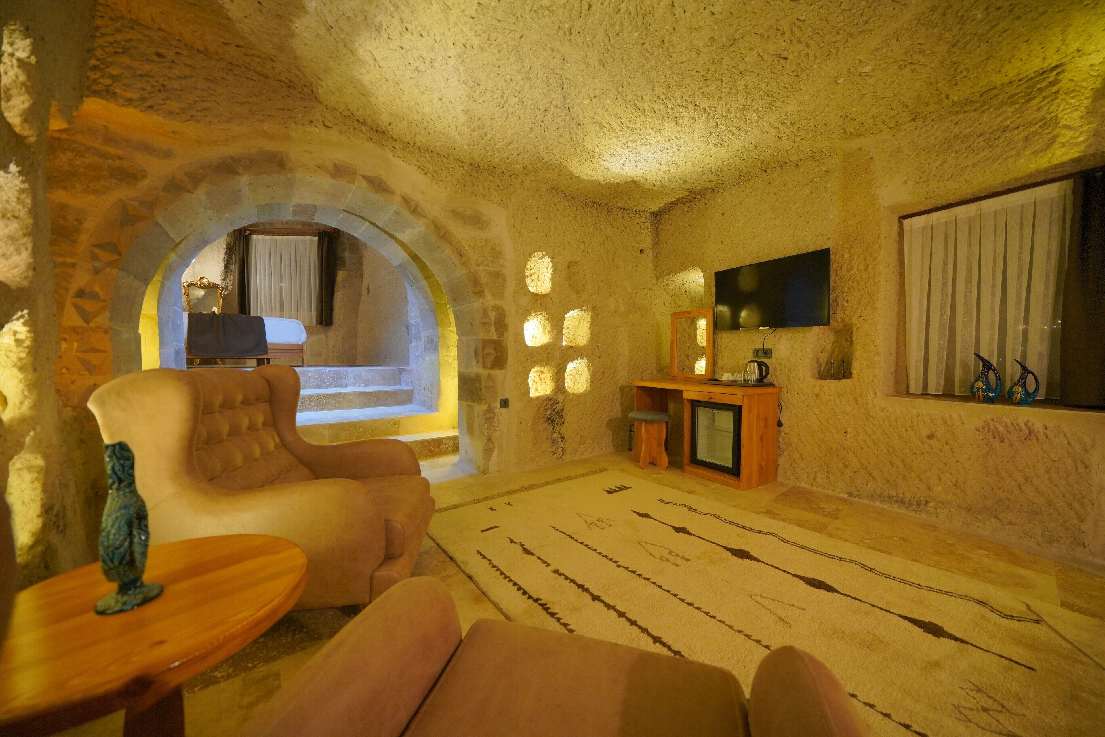 Secret Hill Cave Suites