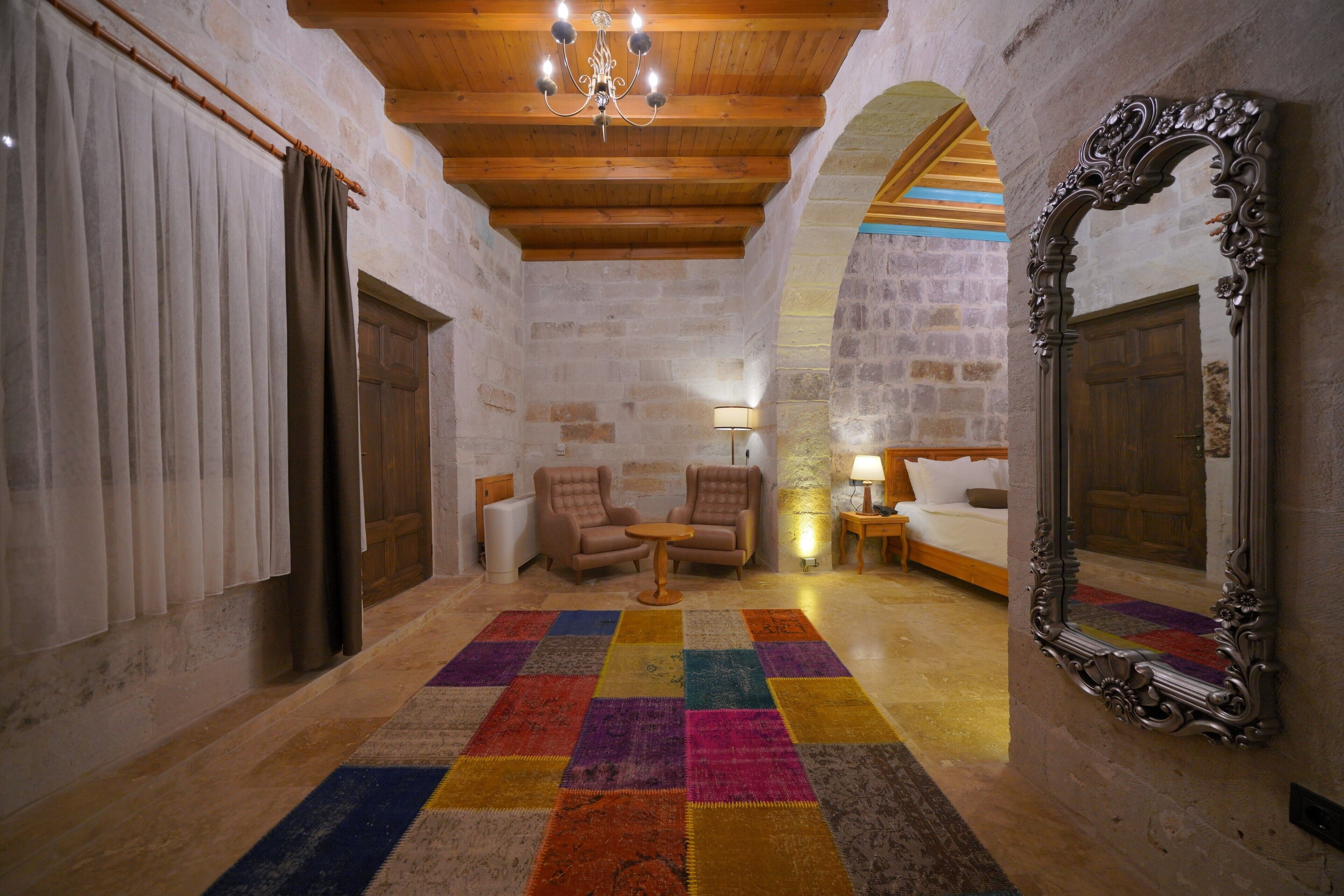 Secret Hill Cave Suites