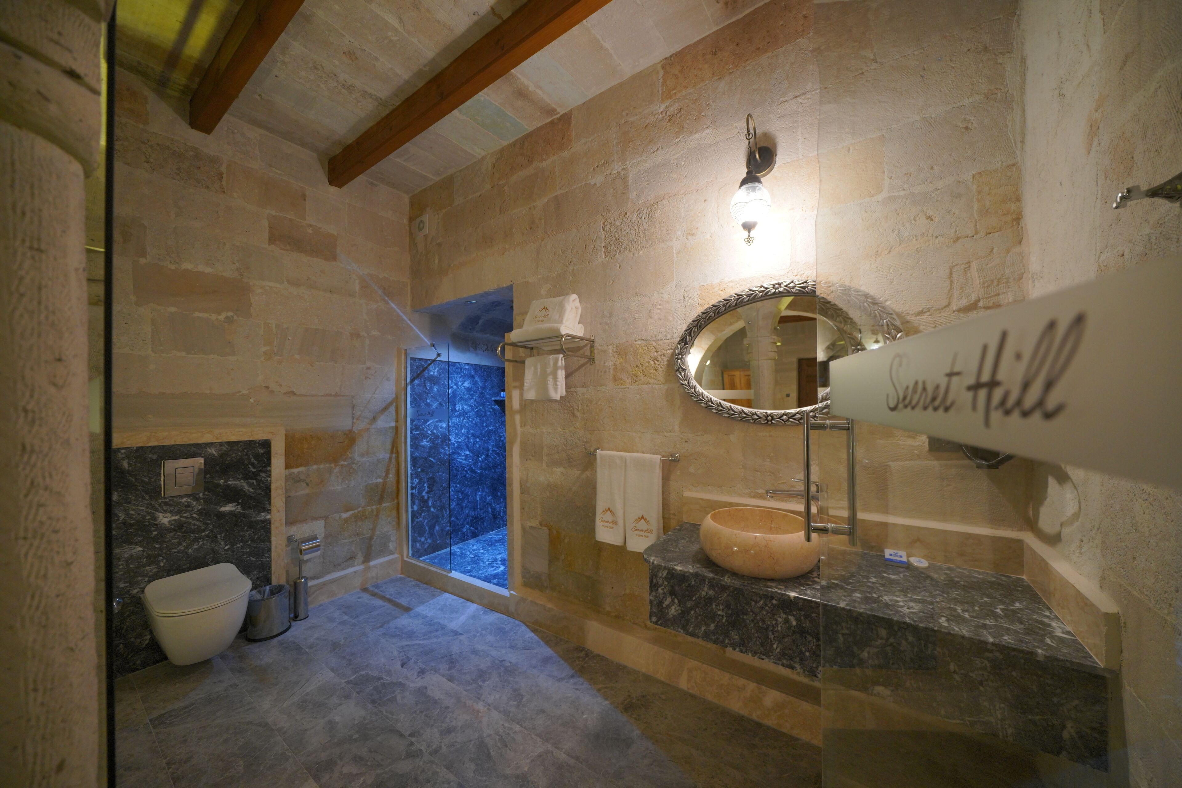 Secret Hill Cave Suites