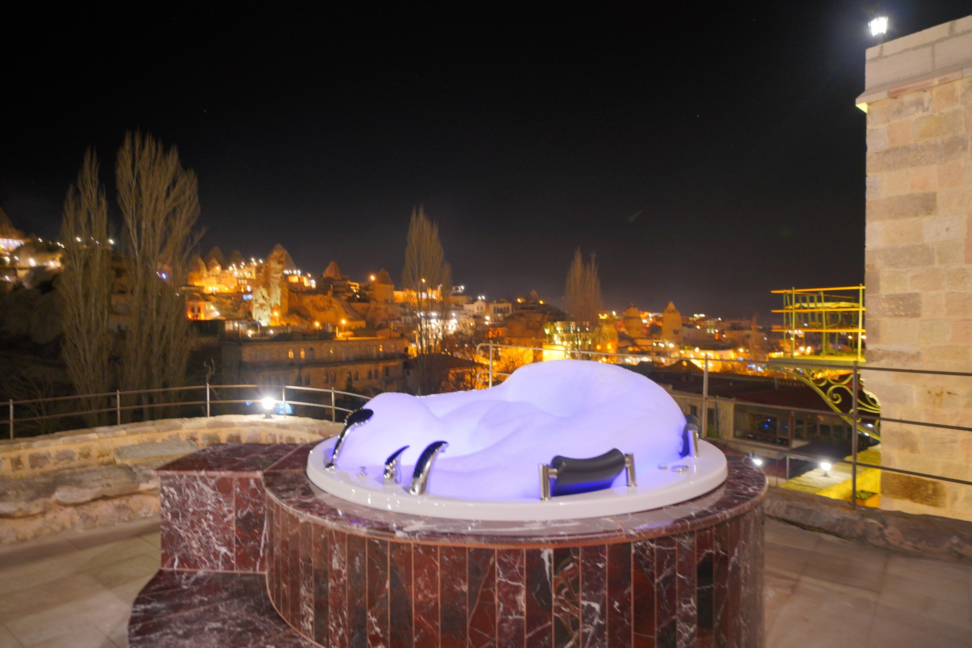 Secret Hill Cave Suites