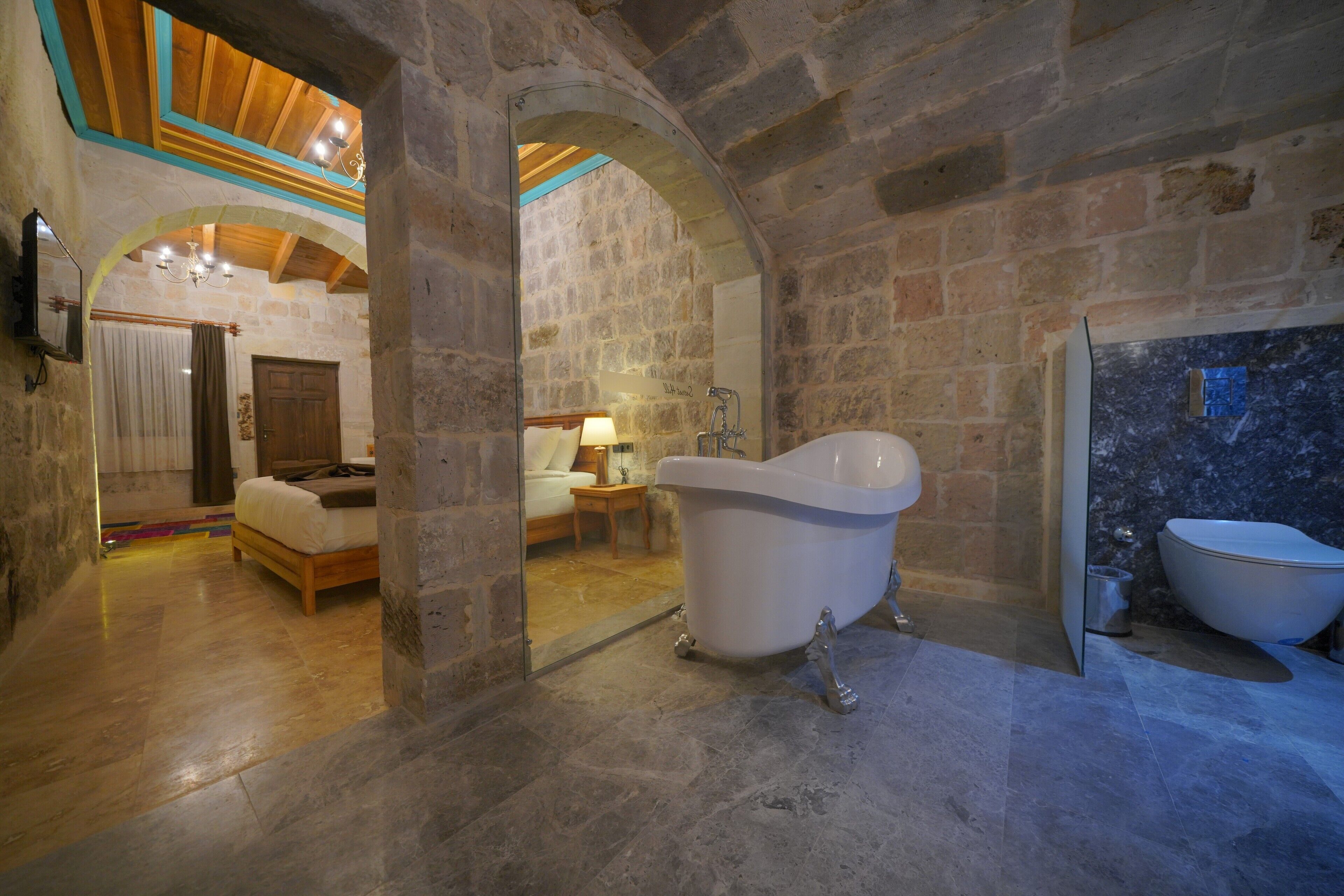 Secret Hill Cave Suites