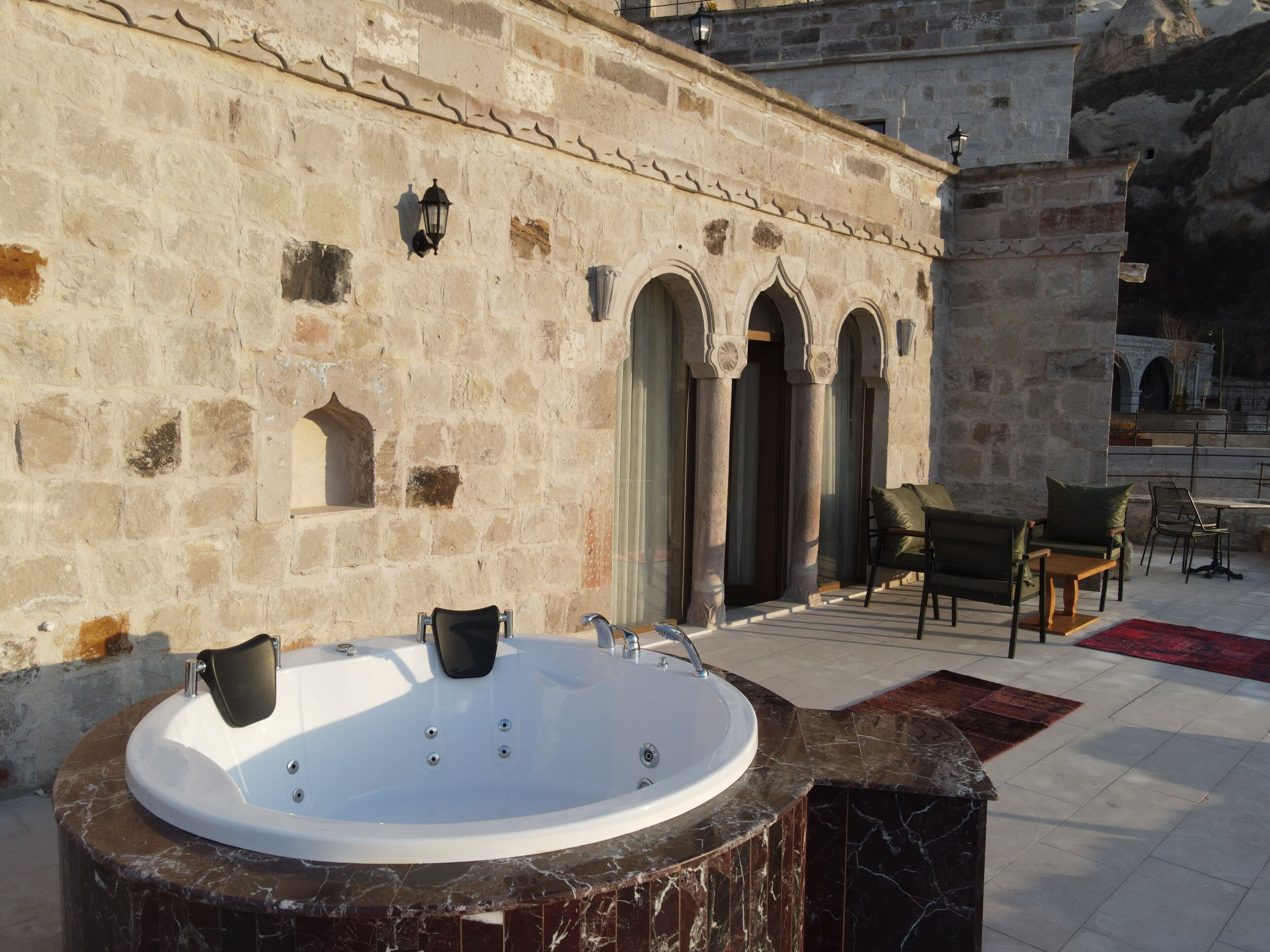 Secret Hill Cave Suites