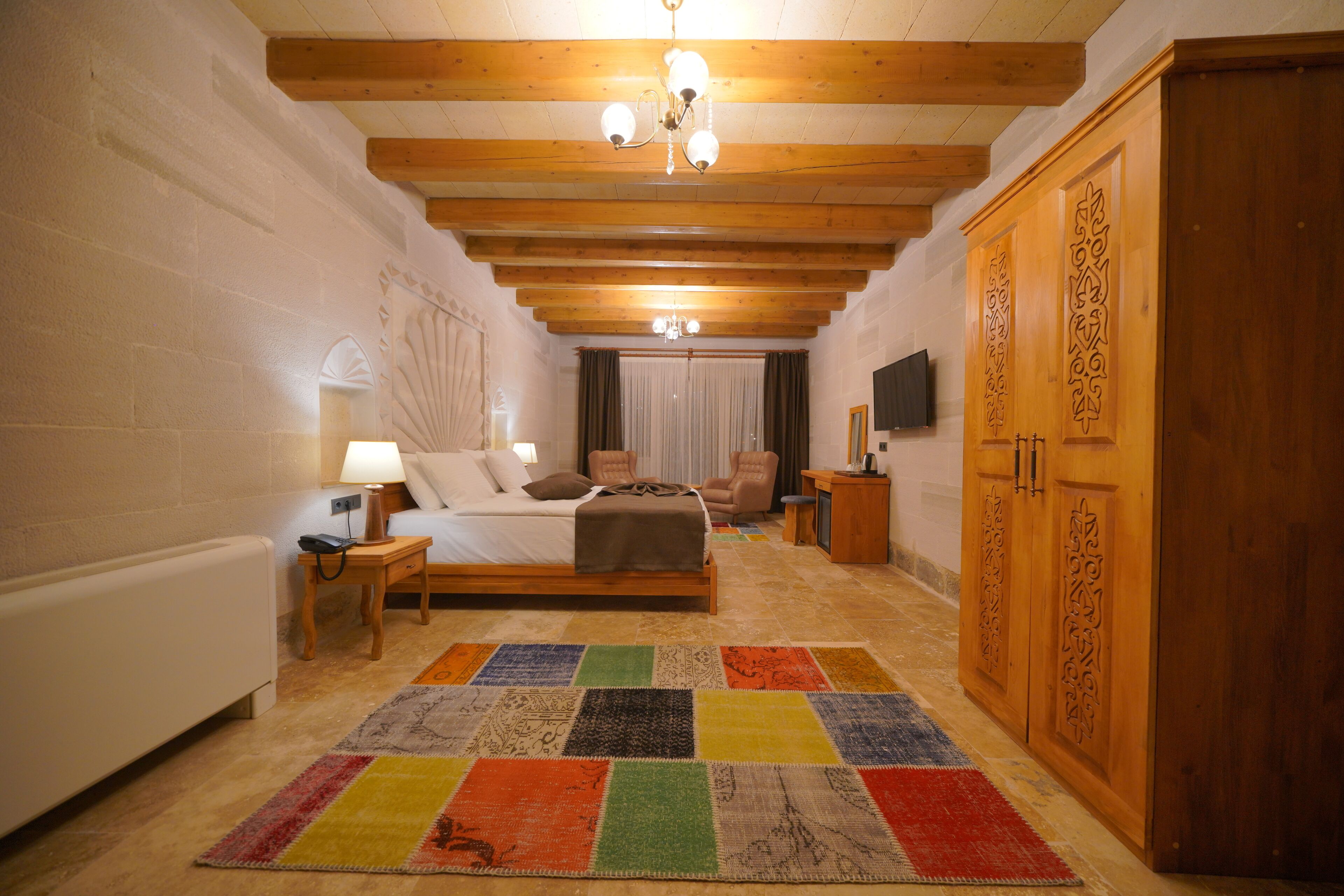Secret Hill Cave Suites