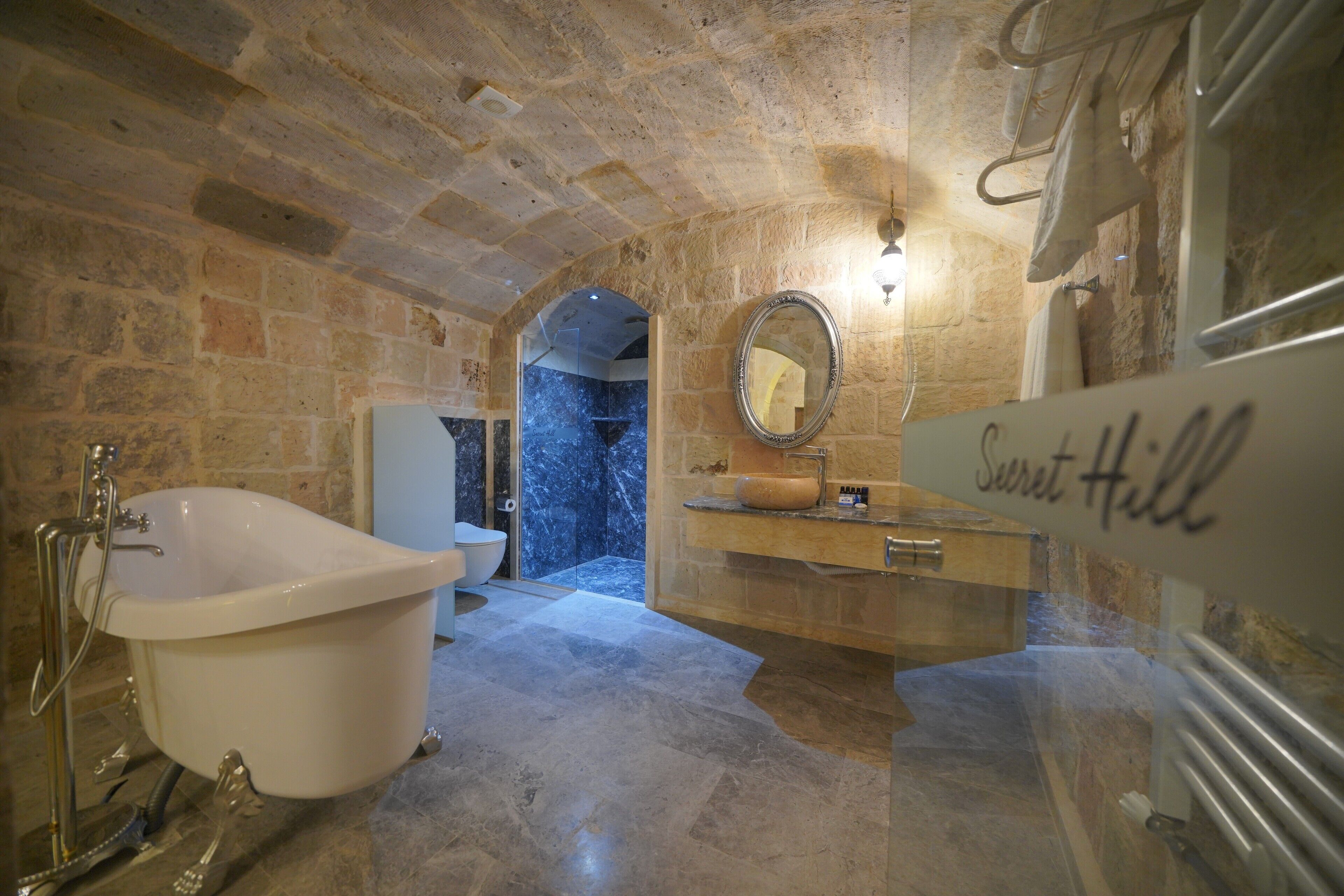 Secret Hill Cave Suites