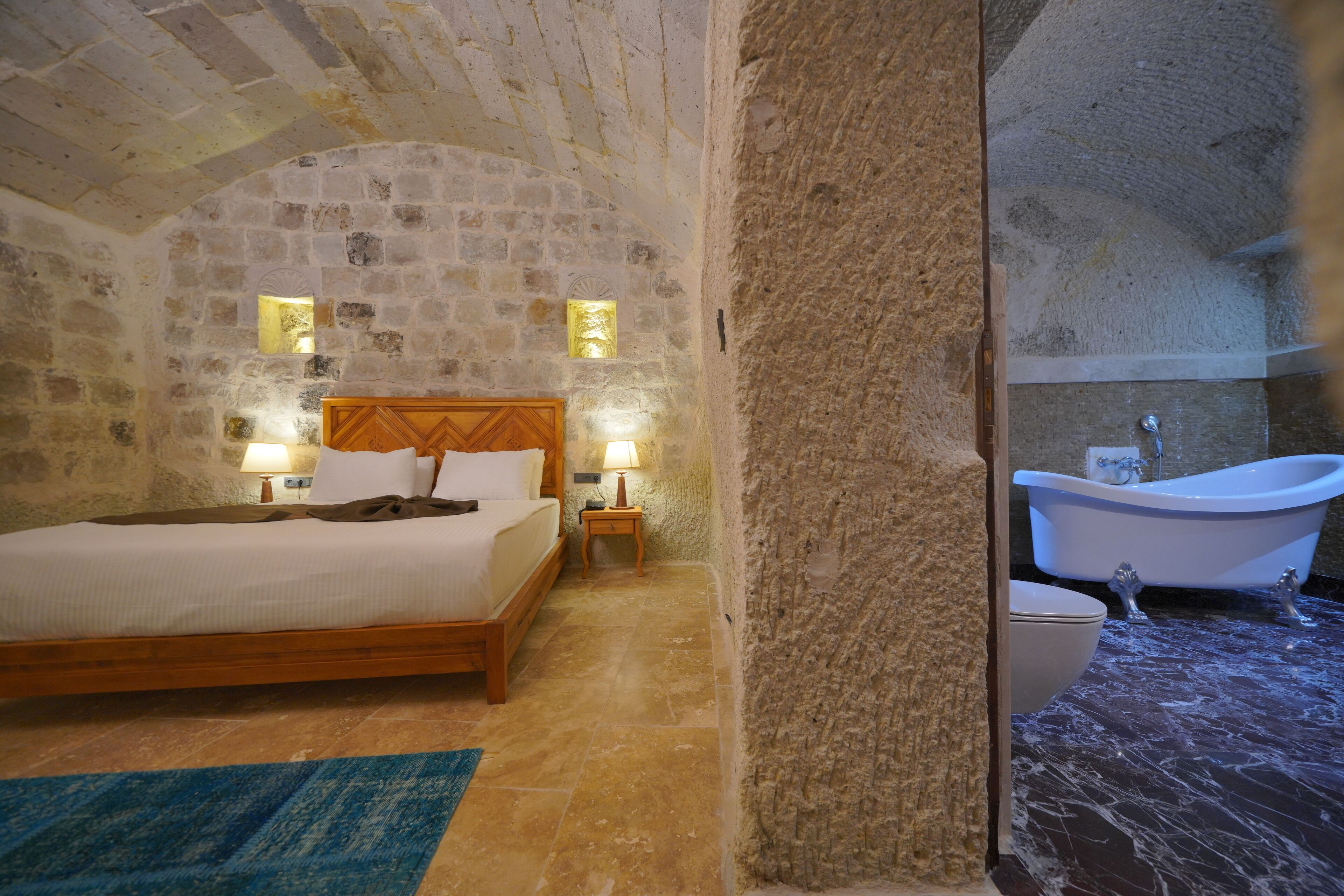 Secret Hill Cave Suites