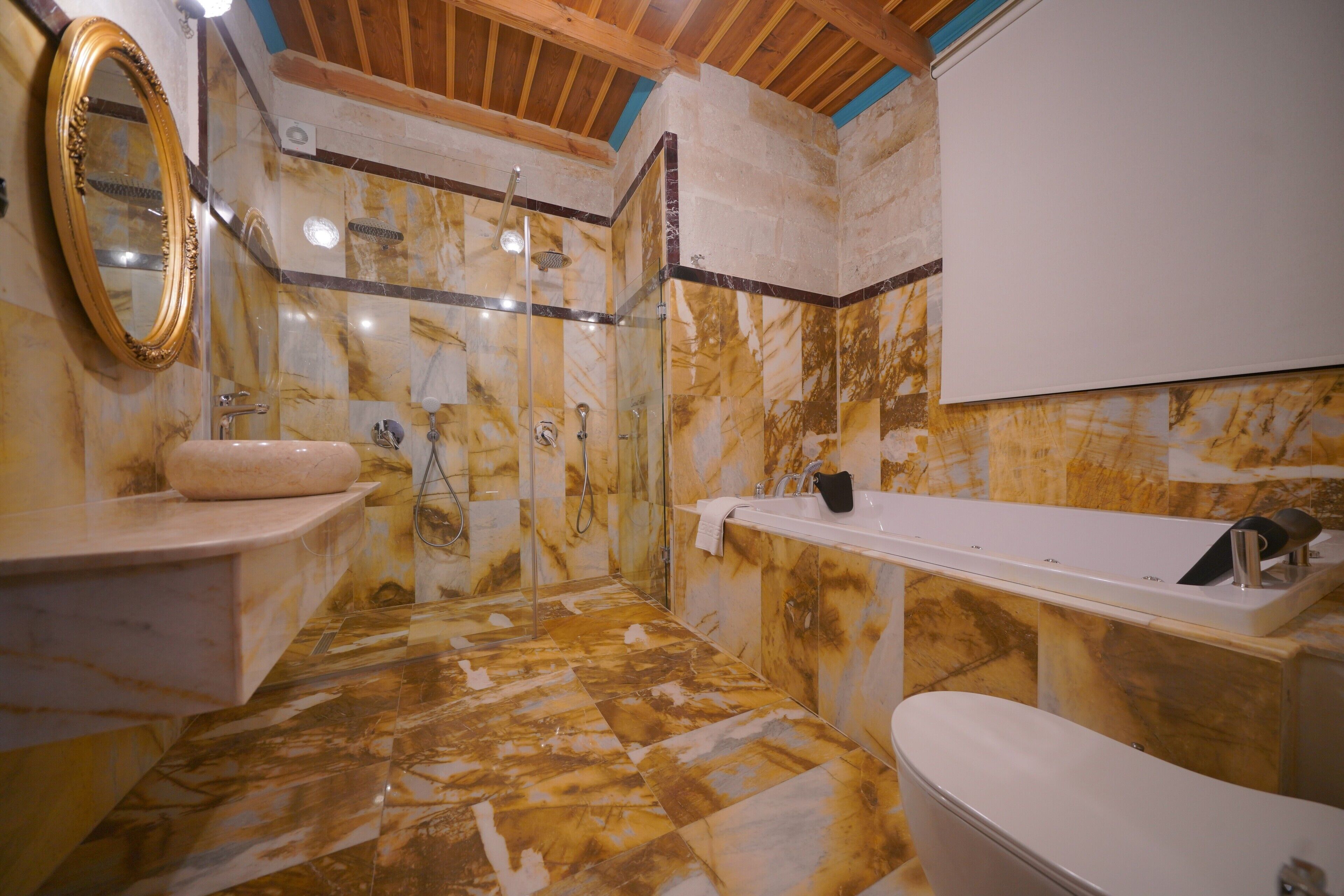 Secret Hill Cave Suites