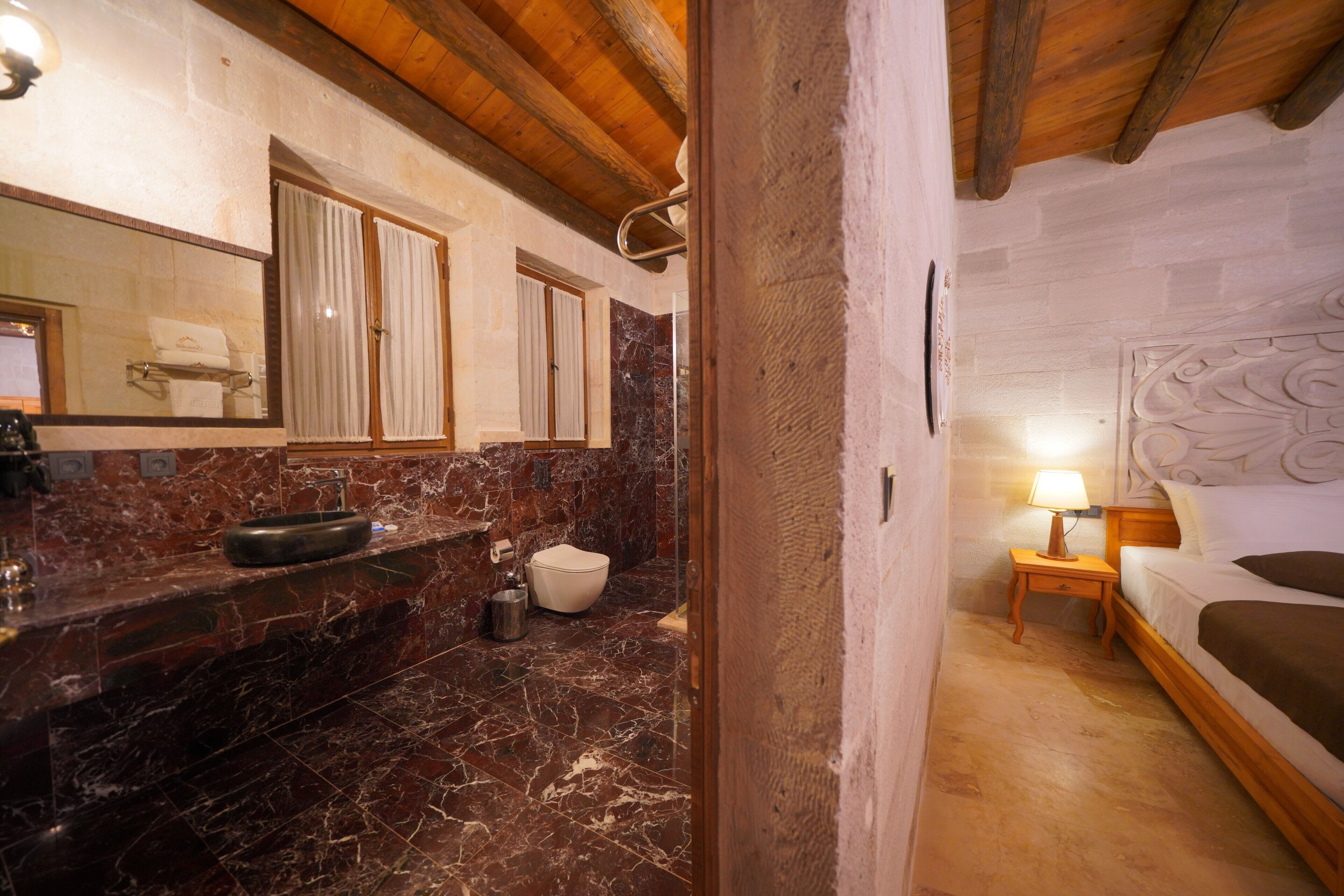 Secret Hill Cave Suites