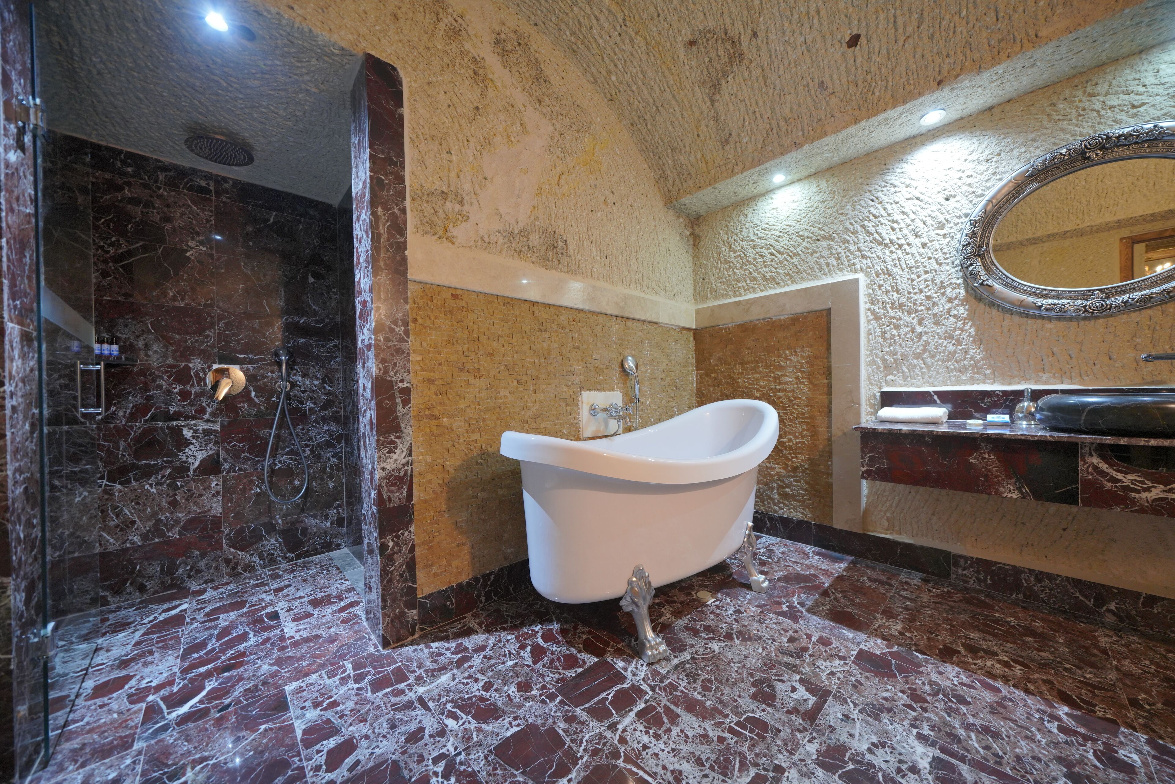 Secret Hill Cave Suites