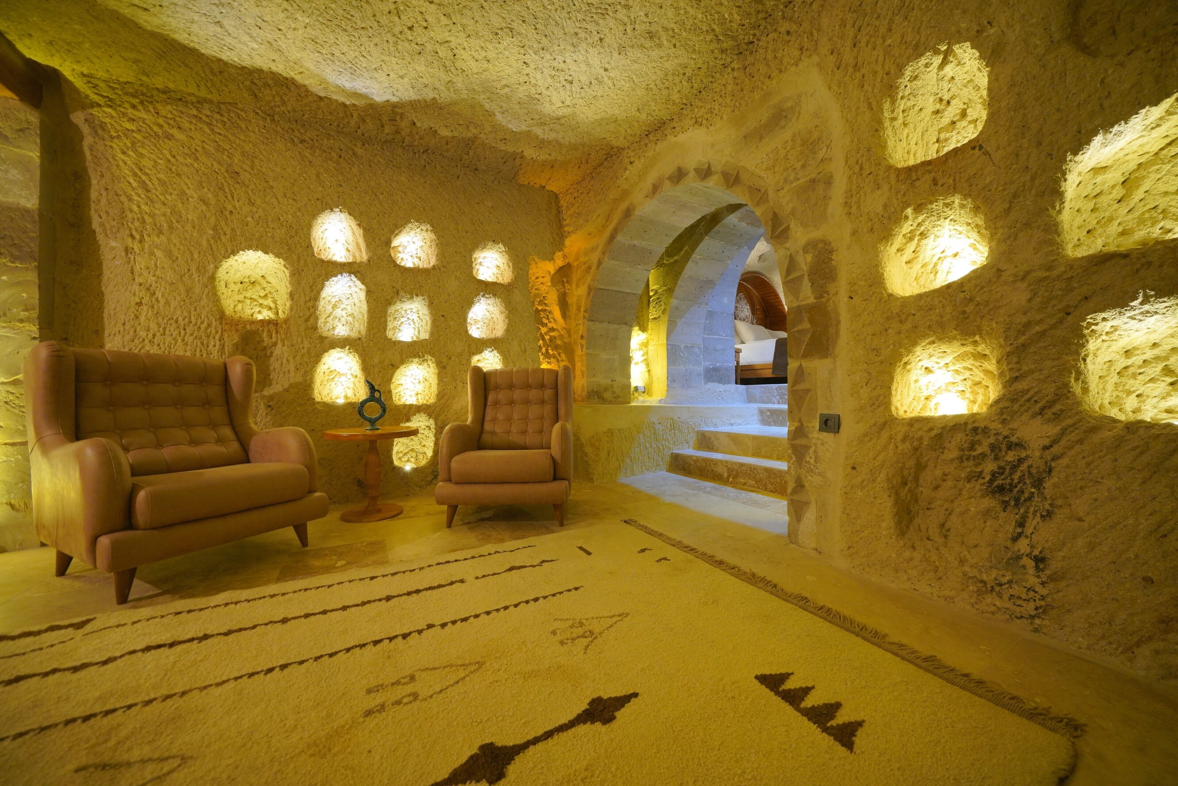 Secret Hill Cave Suites