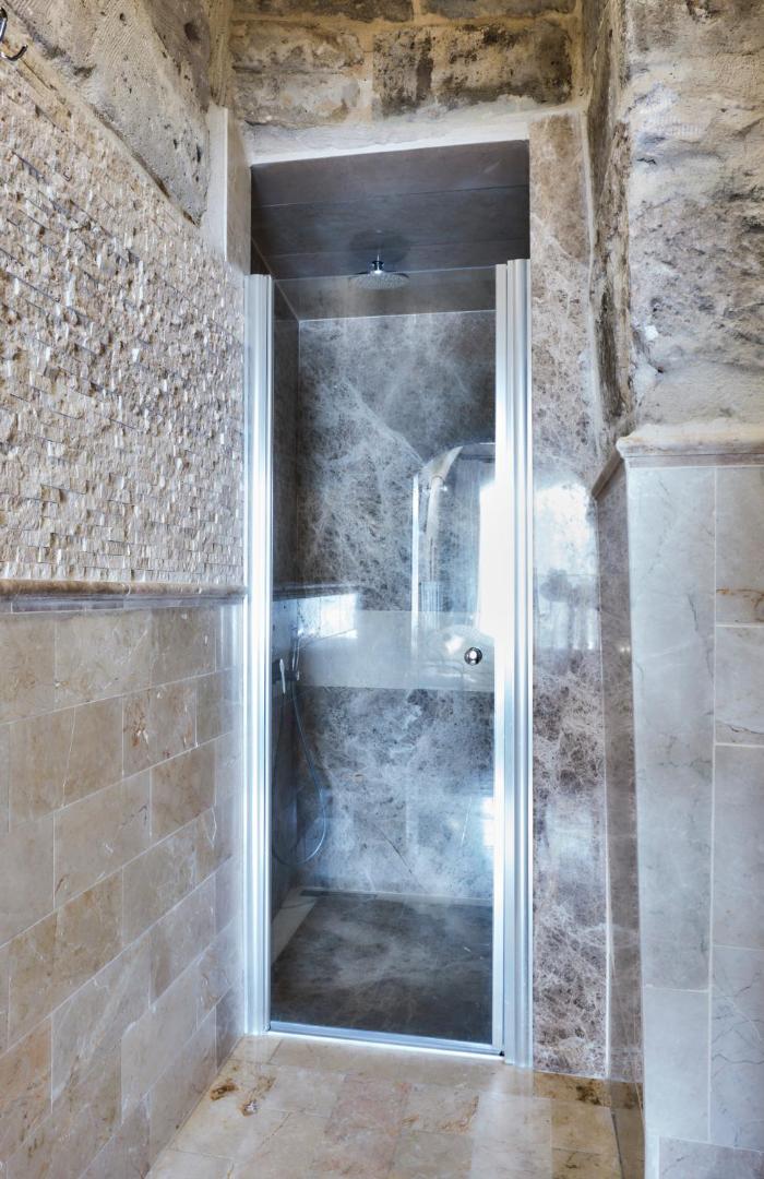 Sultan Cave Suites