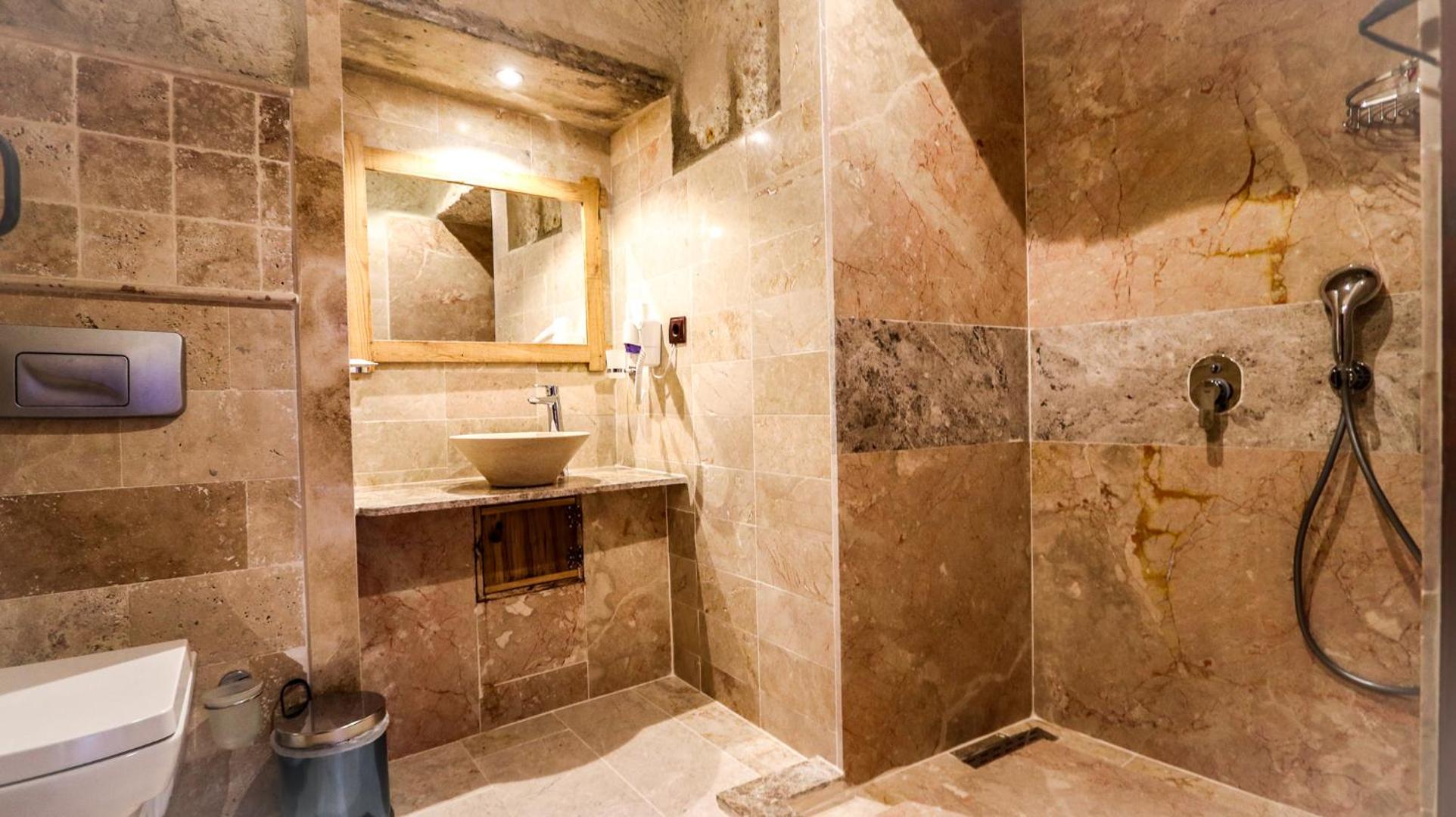 Sultan Cave Suites
