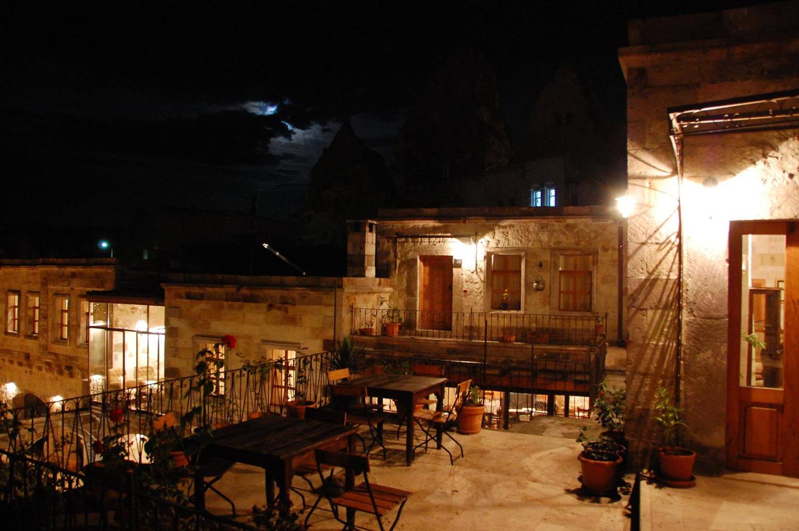 Sultan Cave Suites