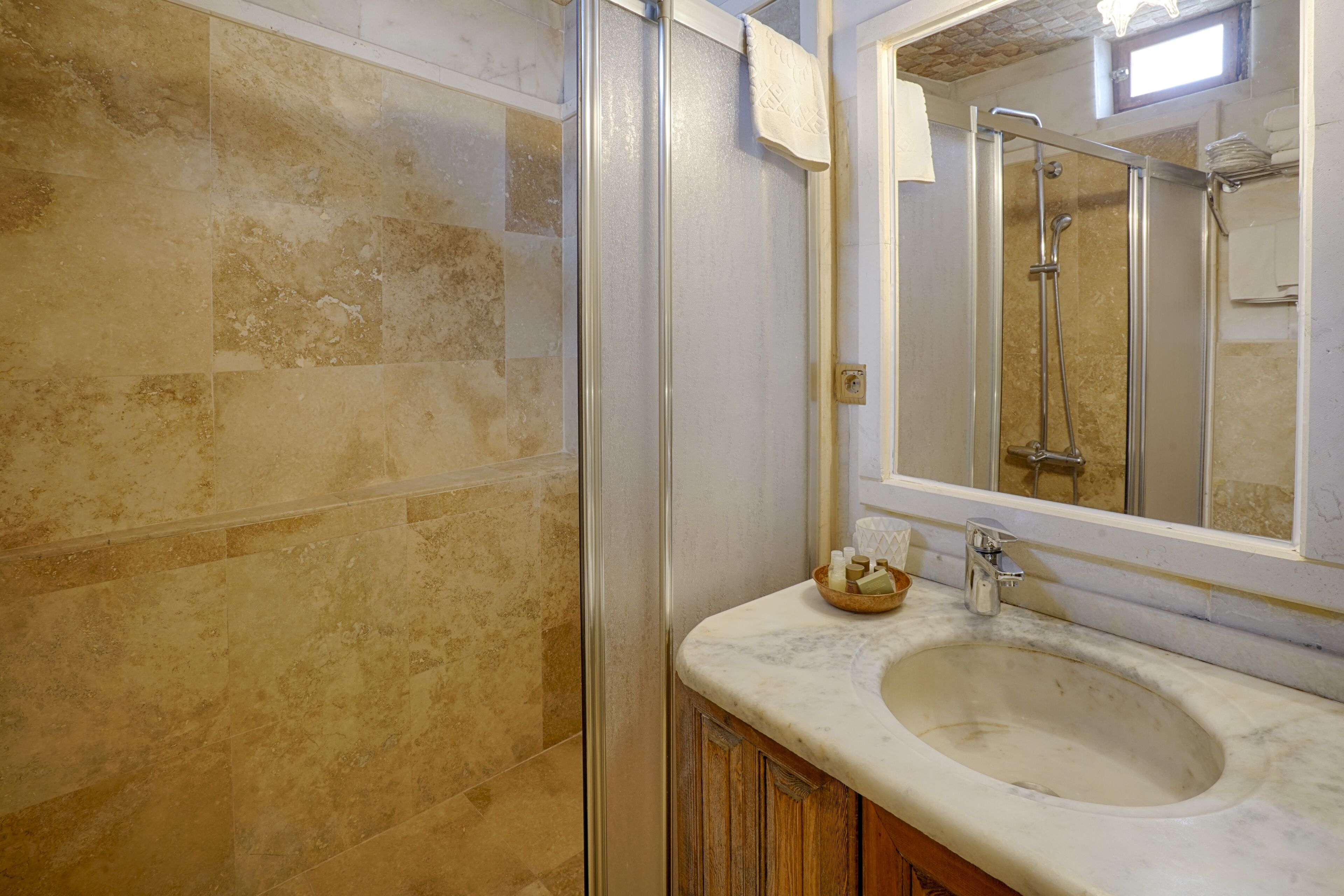 The Tulip Cave Suites