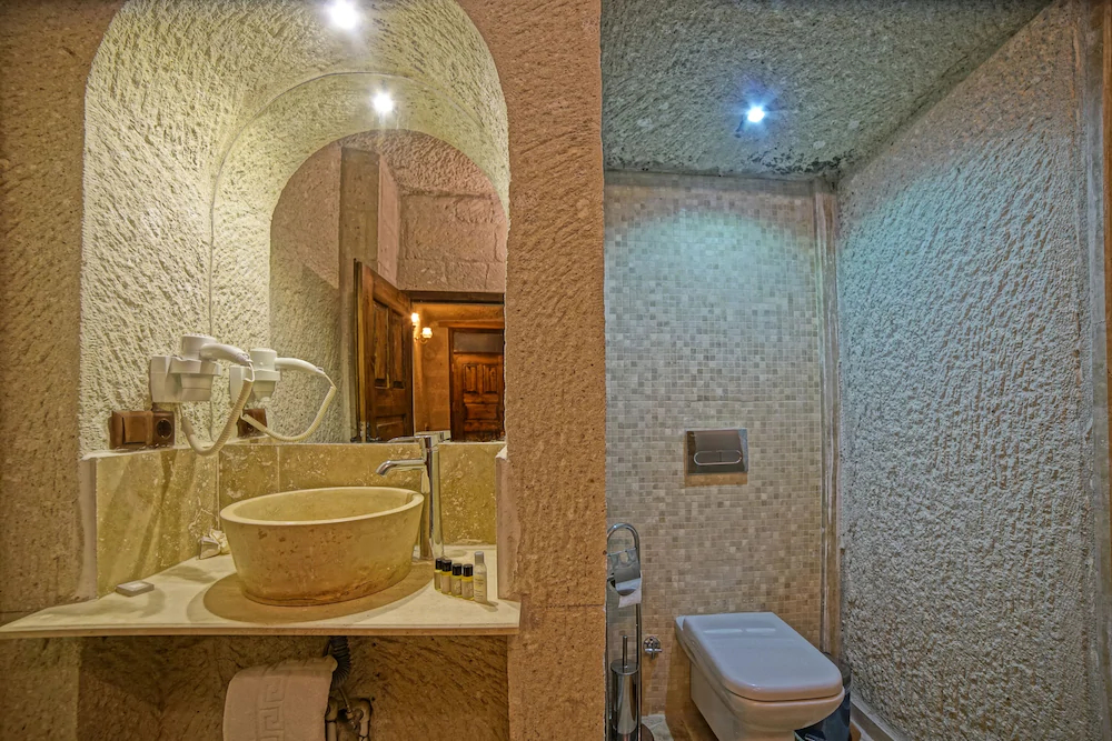 Zeus Cave Suites