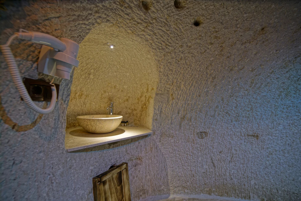 Zeus Cave Suites