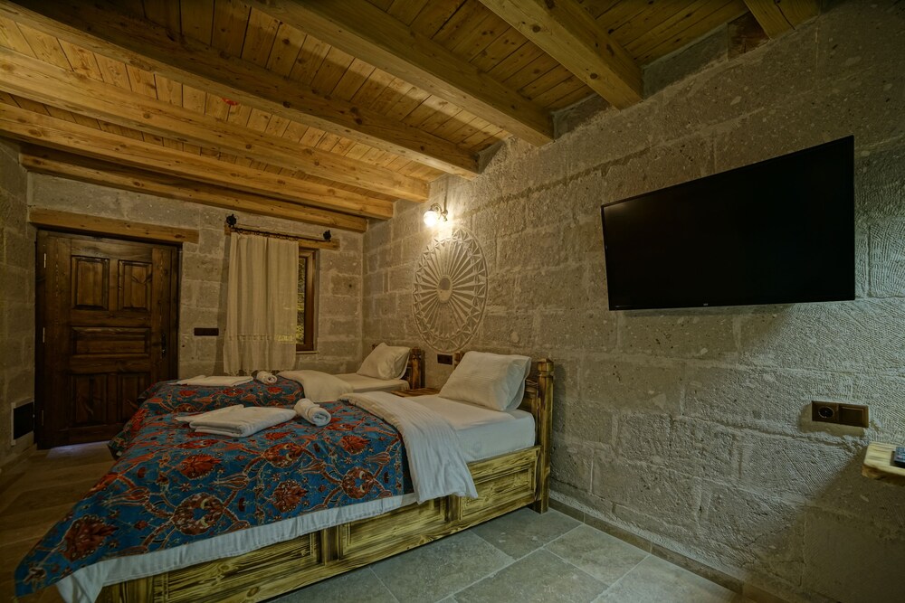 Zeus Cave Suites