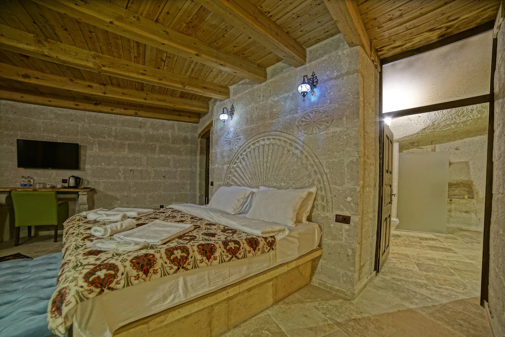 Zeus Cave Suites