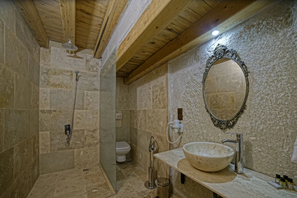 Zeus Cave Suites